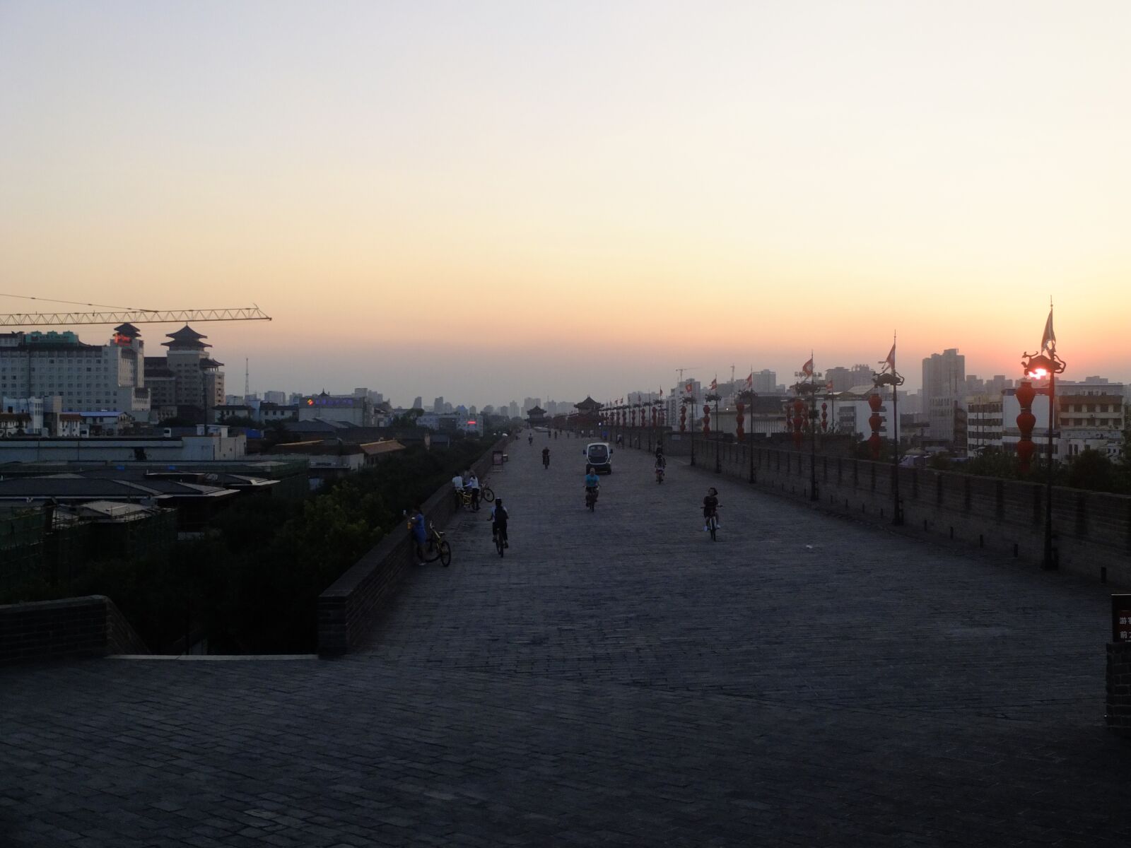 Fujifilm X10 sample photo. Xi'an, city wall, sunset photography