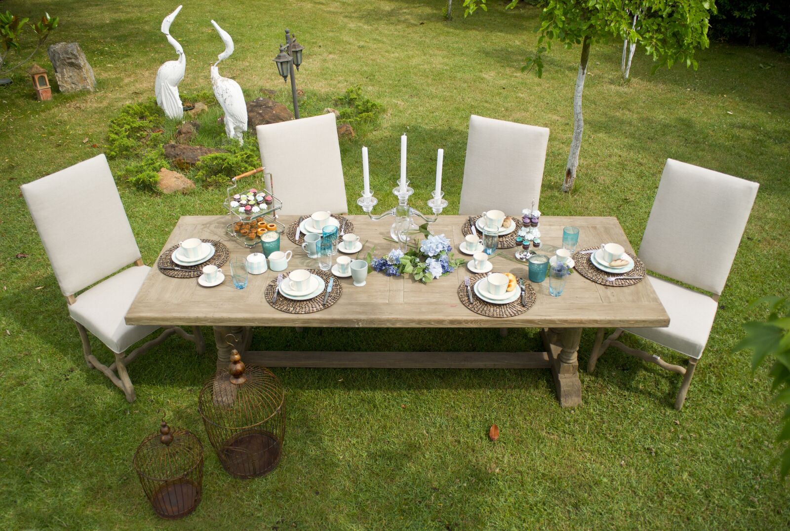 Sony Alpha DSLR-A850 sample photo. Furniture, table, grass photography