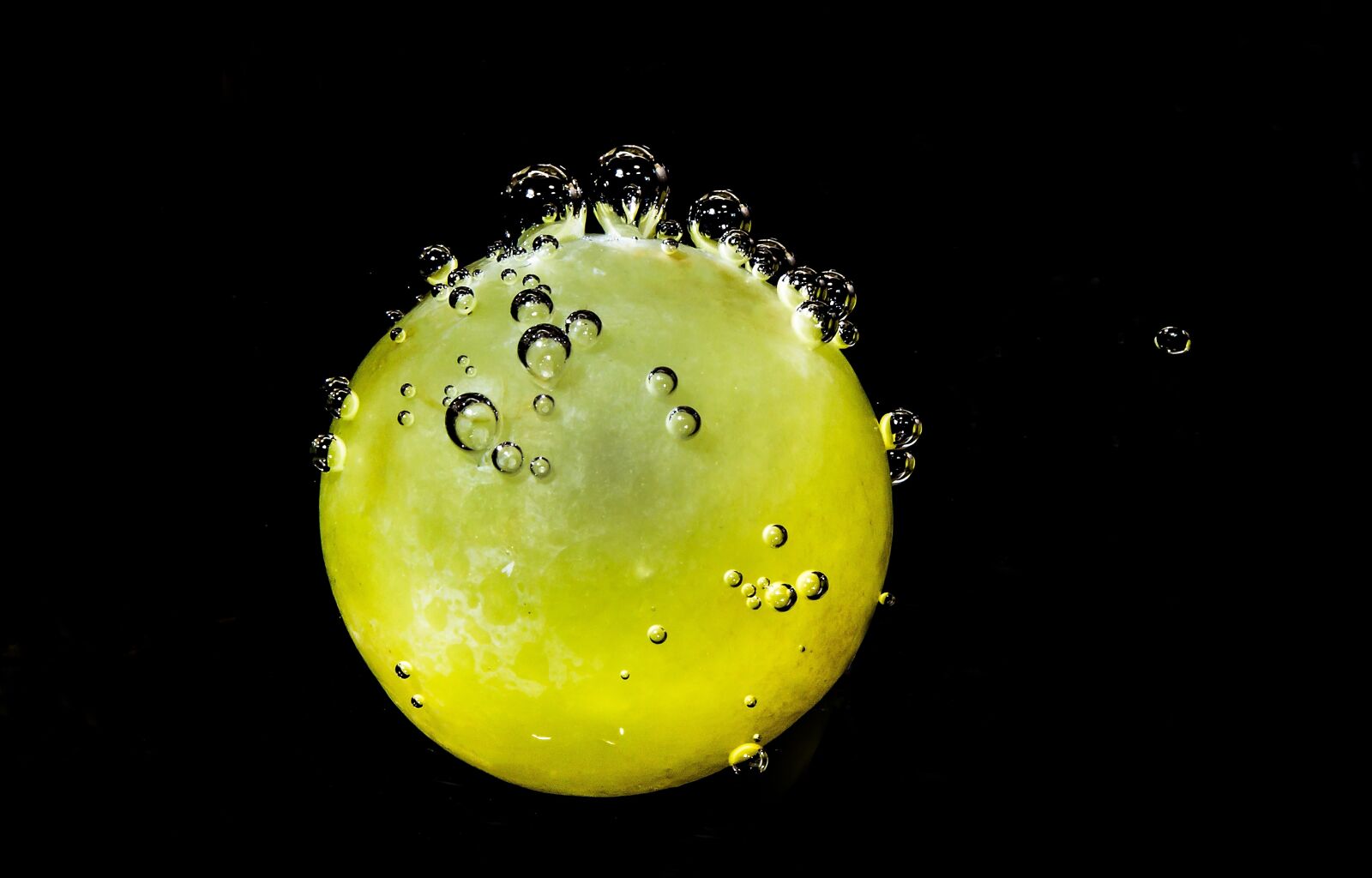 Canon EOS 650D (EOS Rebel T4i / EOS Kiss X6i) sample photo. Drip, blow, drop of photography
