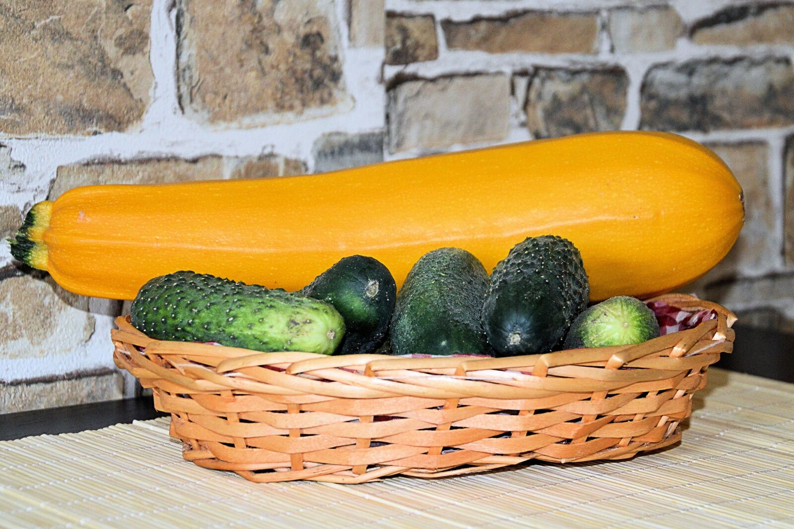 Nikon D3200 sample photo. Zucchini, cucumbers, einleggurken photography