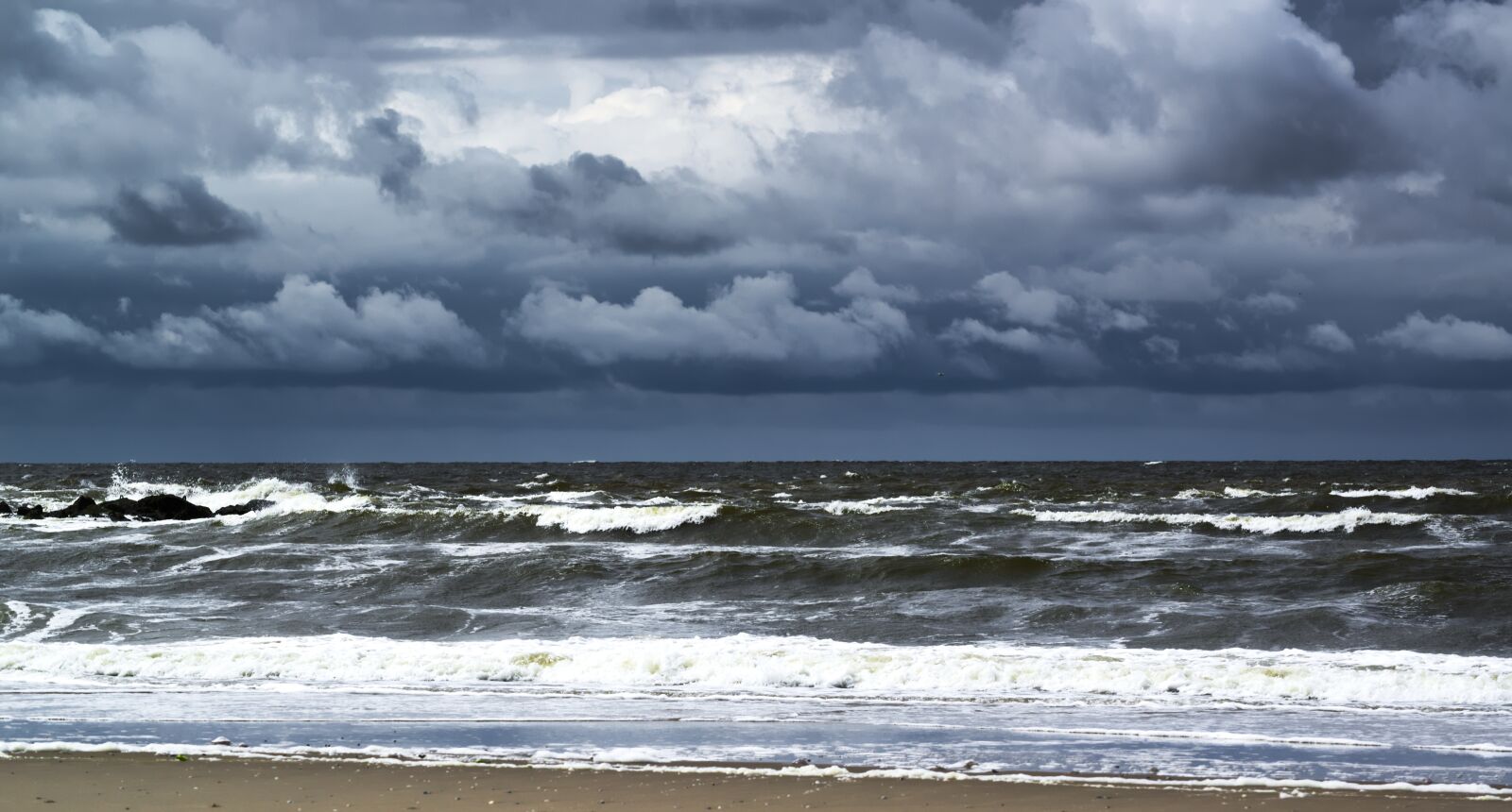 Nikon D600 sample photo. Sea, clouds, beach photography
