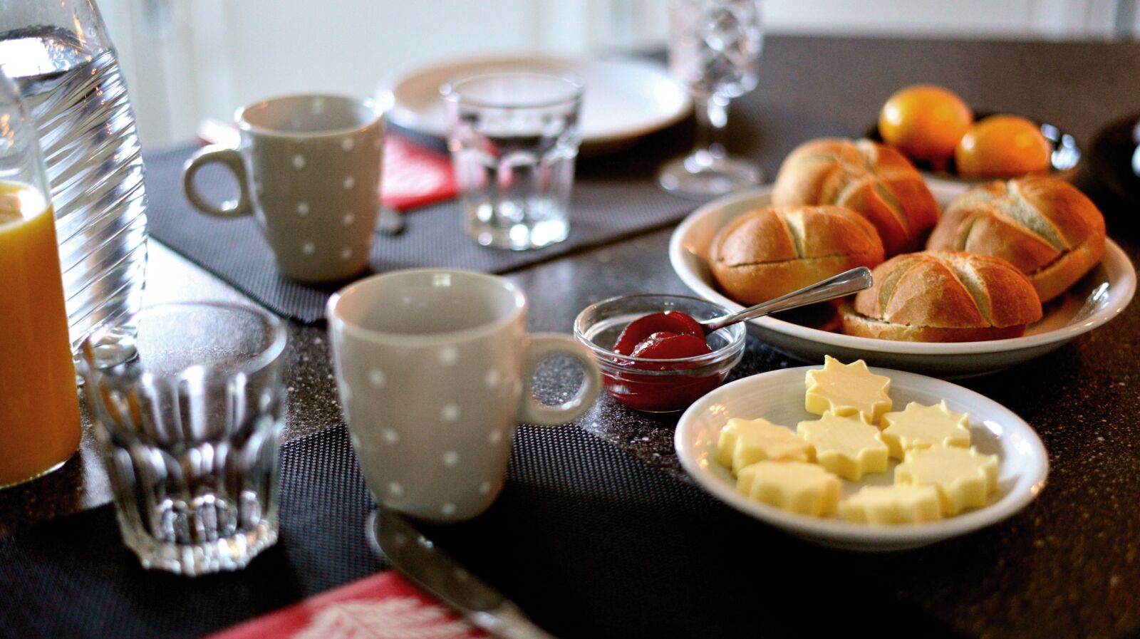 Nikon D610 sample photo. Breakfast, have breakfast, roll photography