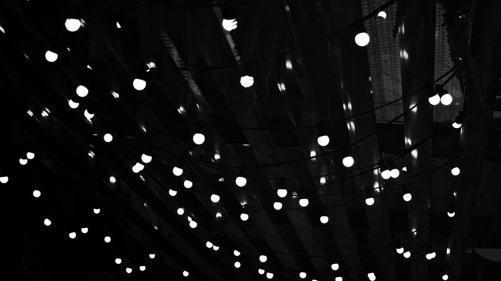 Olympus OM-D E-M10 sample photo. Black, bright, bulbs, fluorescent photography