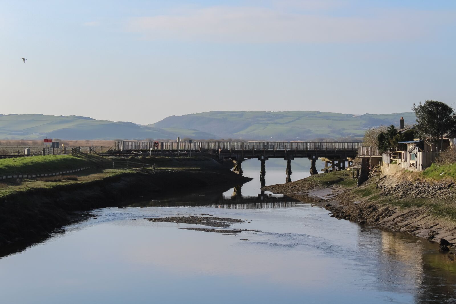 Canon EOS 1300D (EOS Rebel T6 / EOS Kiss X80) sample photo. Bridge, river, estuary photography