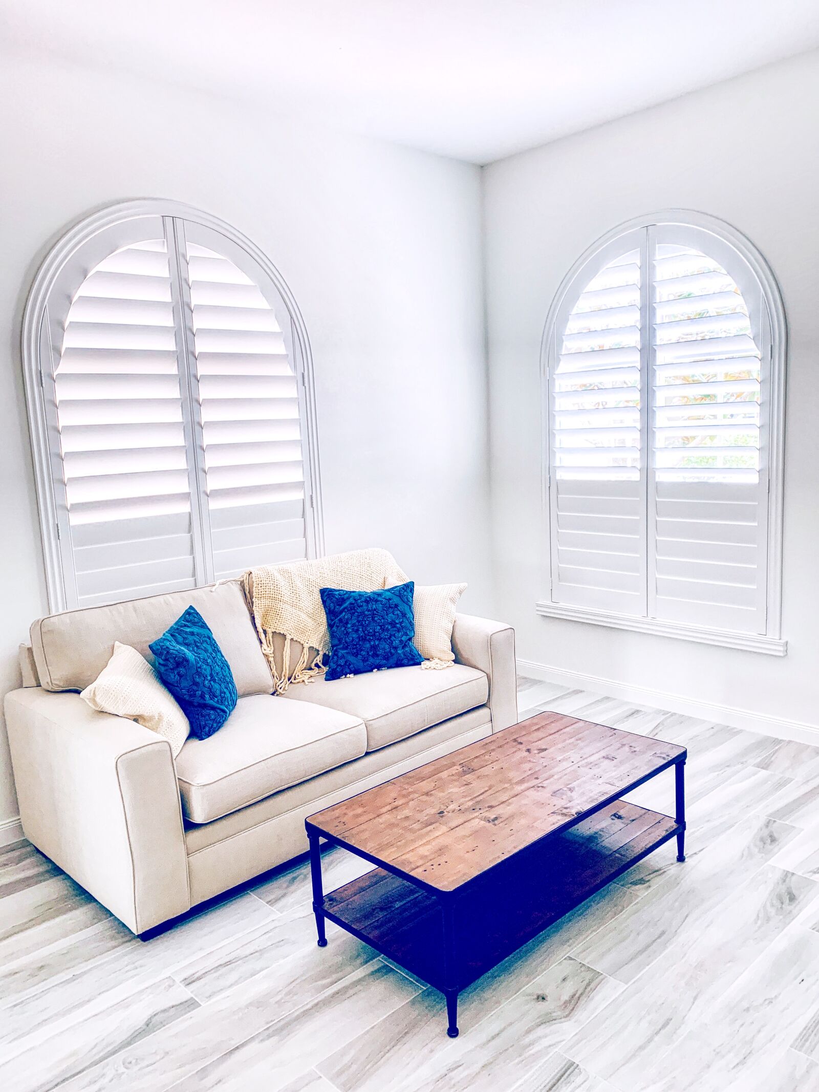 Apple iPhone XR sample photo. Arched windows, plantation shutters photography