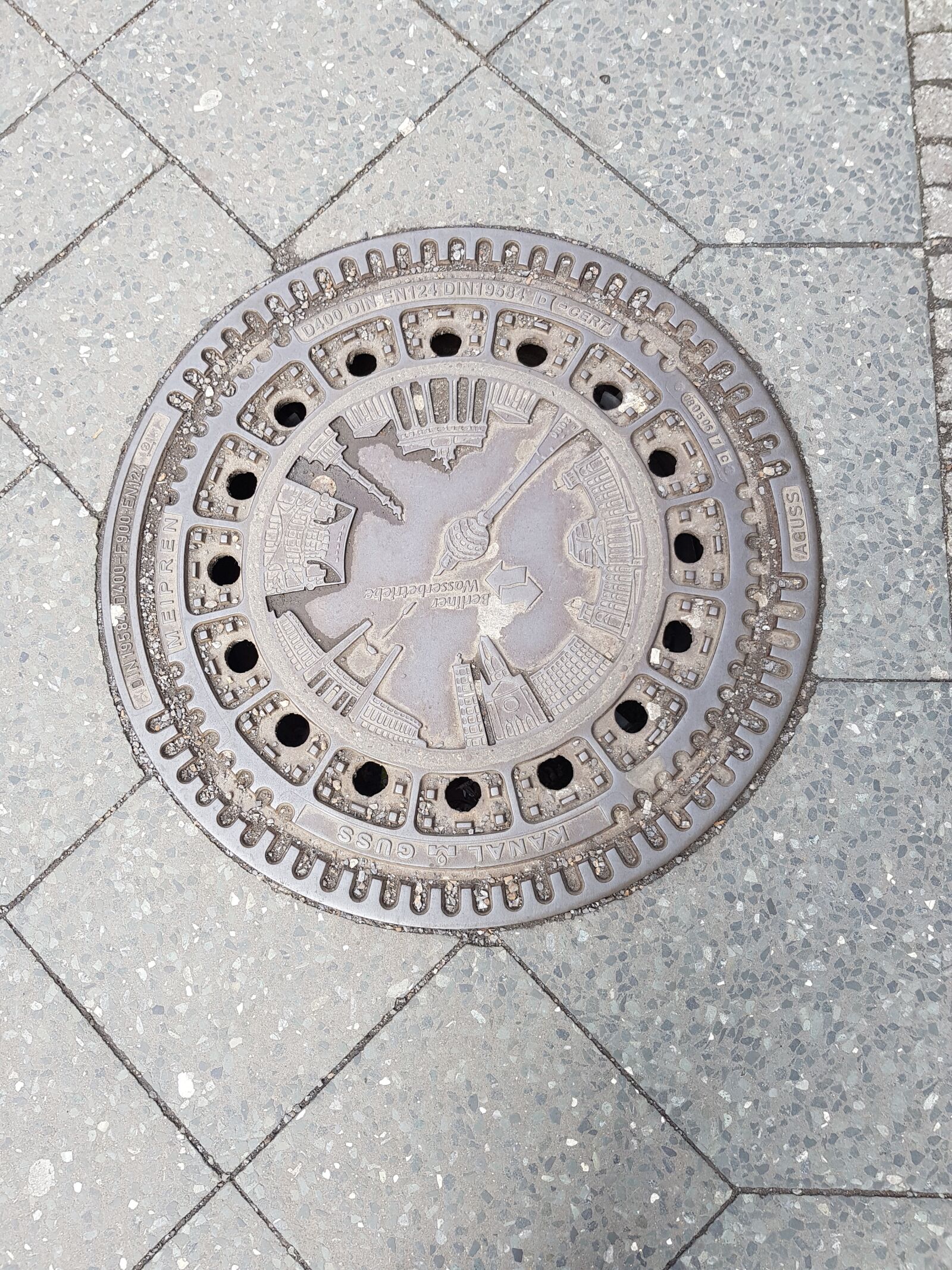 Samsung Galaxy S8 sample photo. Berlin, street, art photography
