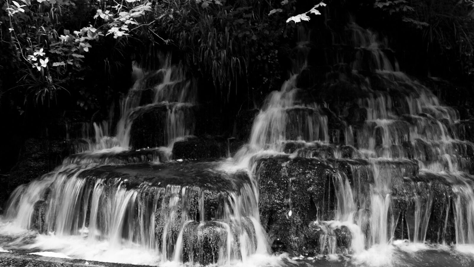 Canon EOS 550D (EOS Rebel T2i / EOS Kiss X4) sample photo. Waterfall photography
