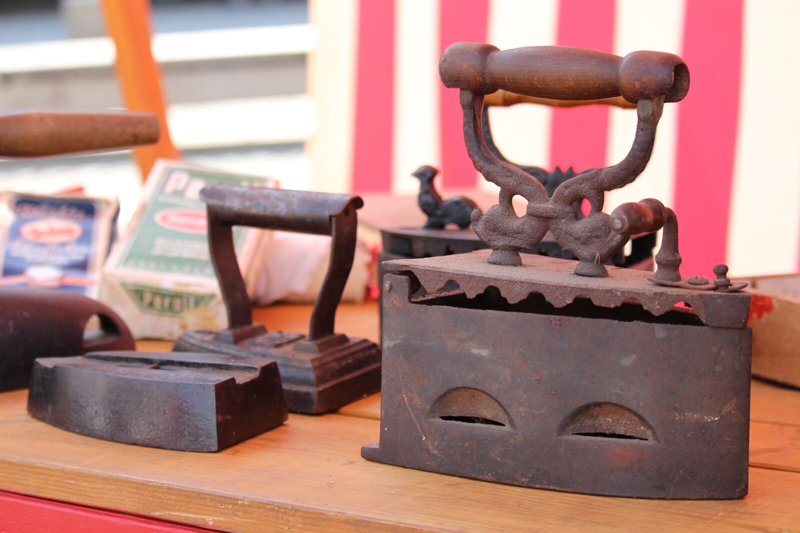 Canon EF-S 55-250mm F4-5.6 IS STM sample photo. Nostalgia, old iron, old photography