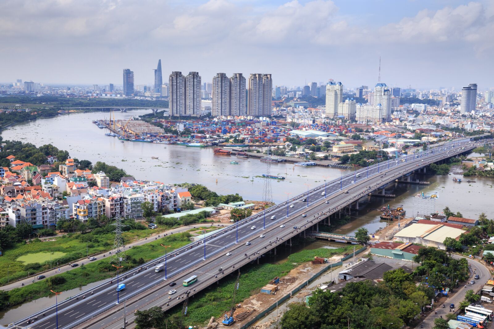 Canon EF 24-70mm F2.8L II USM sample photo. The city, ho chi photography