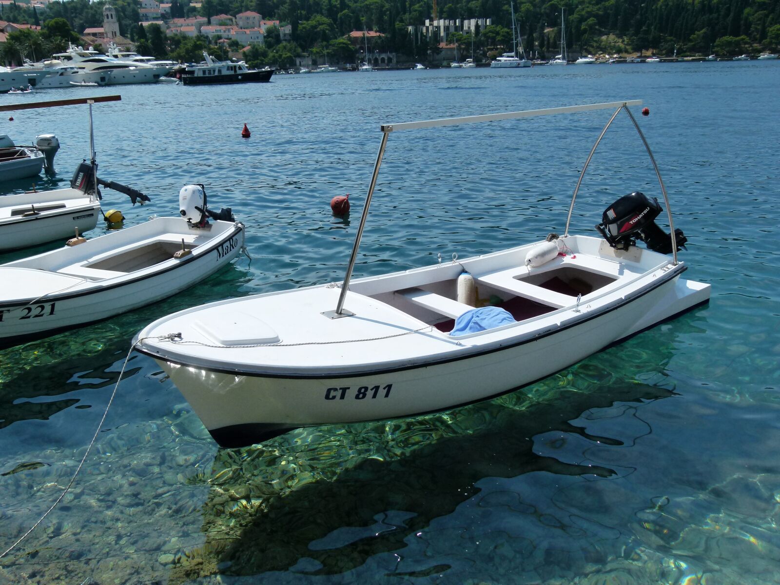 Leica V-Lux 2 sample photo. Malta, boat, ocean photography