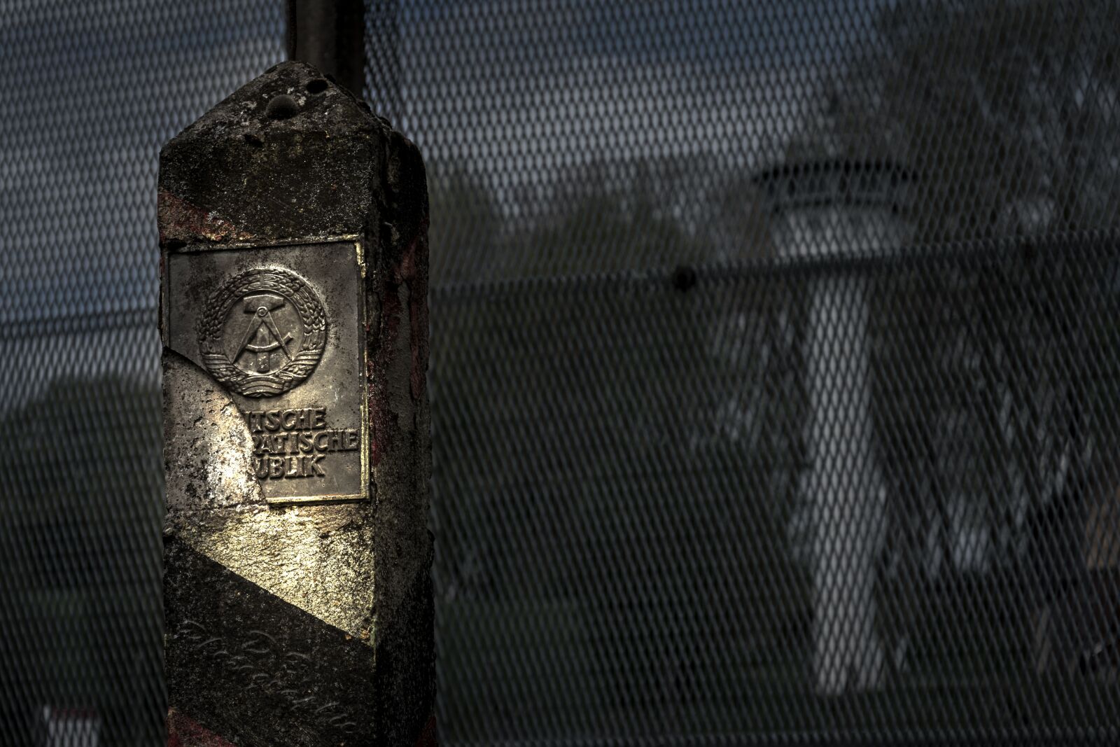 Nikon D5300 sample photo. Border, fence, ddr photography