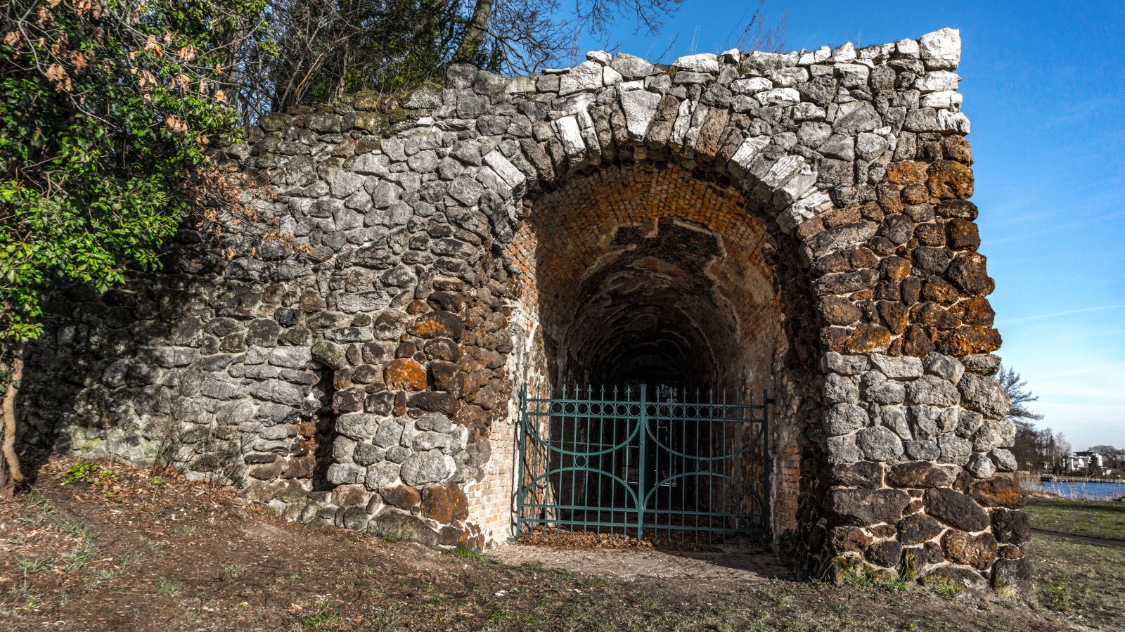 Sony Alpha a5000 (ILCE 5000) sample photo. Old, stone, architecture photography