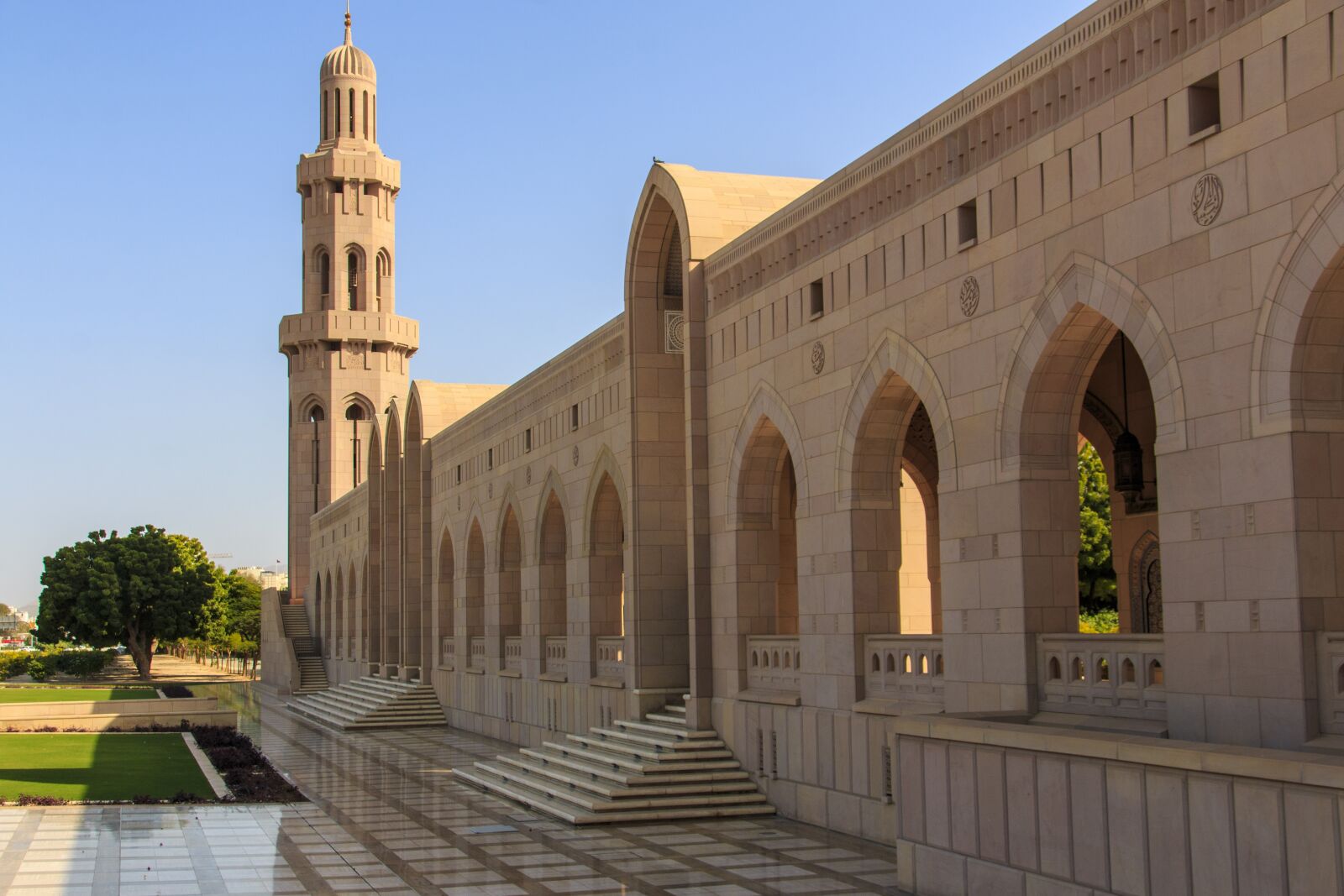 Canon EOS 70D sample photo. Sultan qaboos grand mosque photography