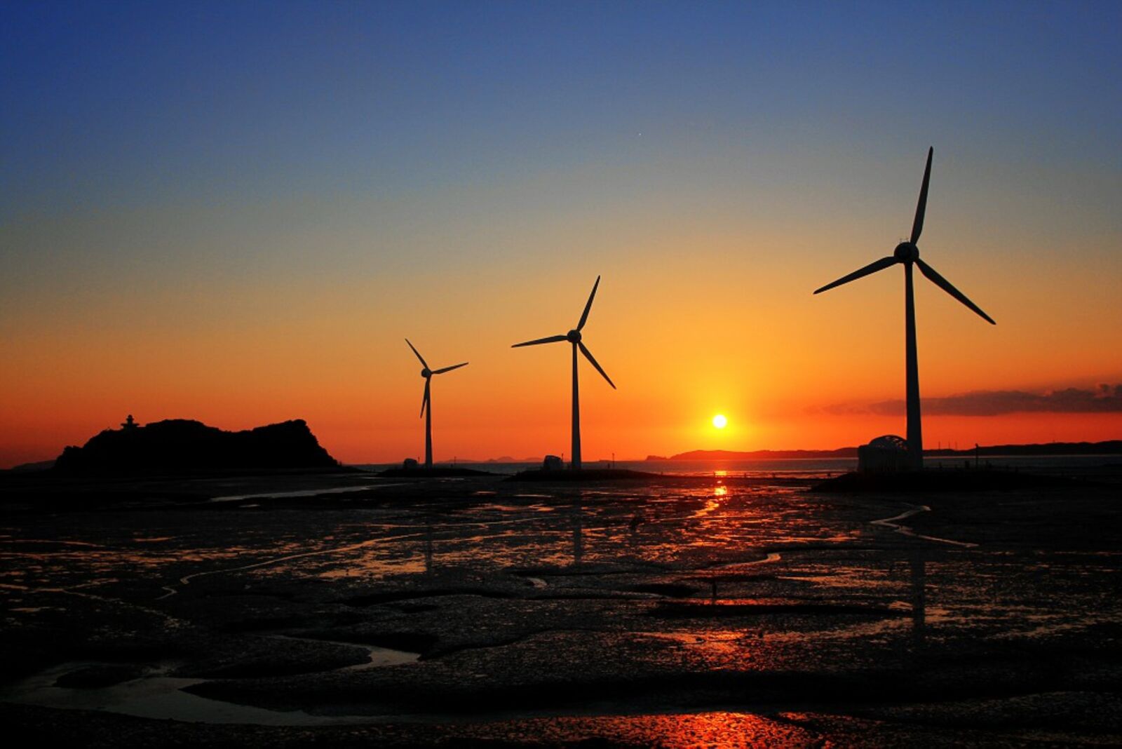 Canon EOS 60D sample photo. Camel joe, wind power photography