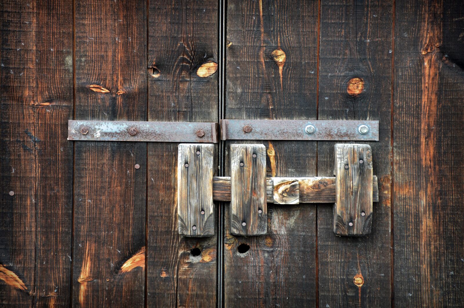 Nikon D3200 sample photo. Bolt, door, closure photography