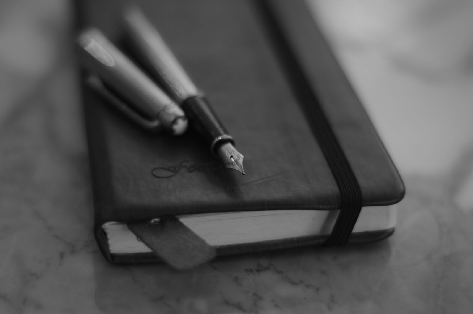 Pentax K-r sample photo. Fountain pen, notebook, classic photography