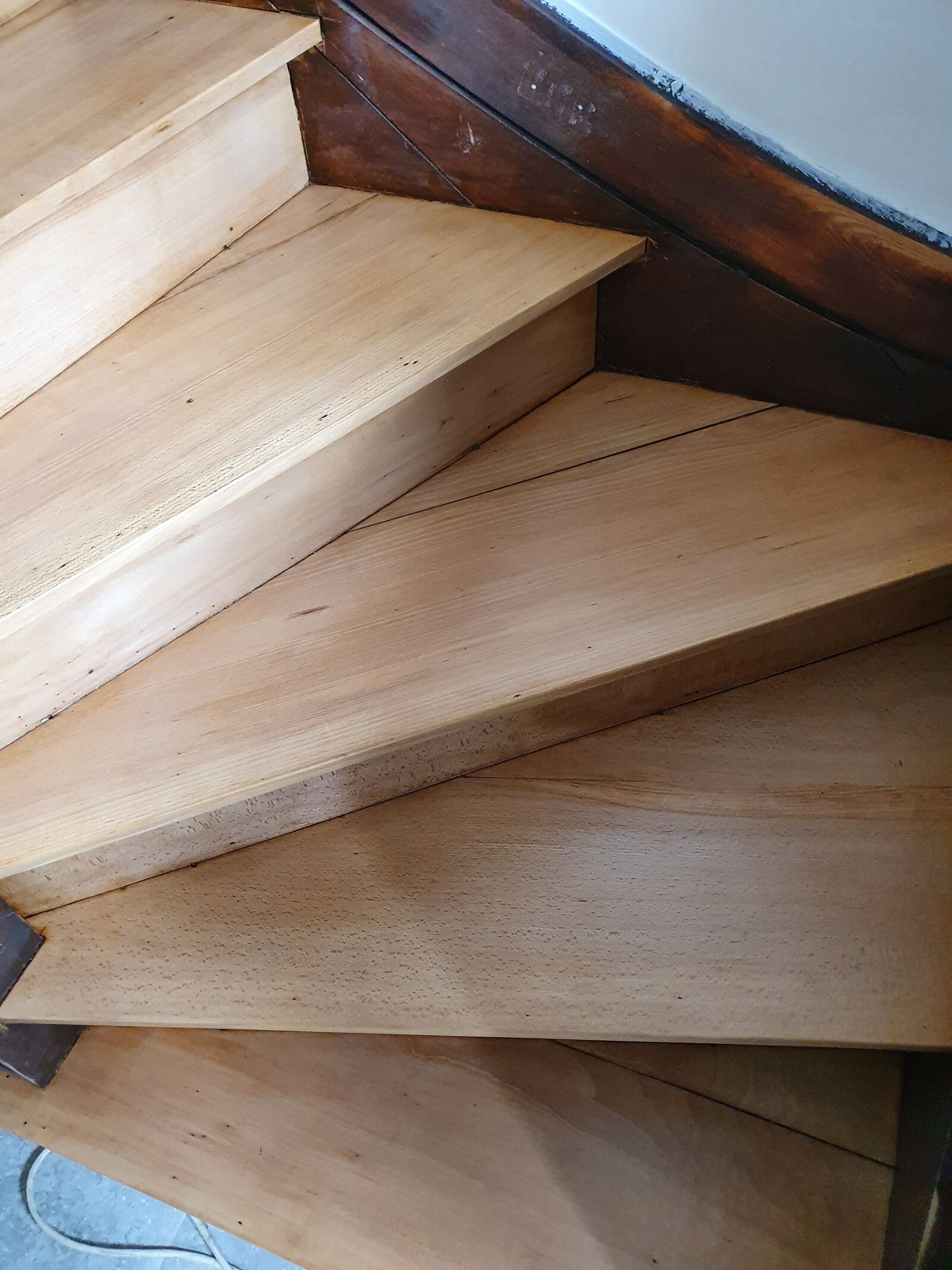 Samsung Galaxy S10e sample photo. Woodstairs, wood, stairs photography