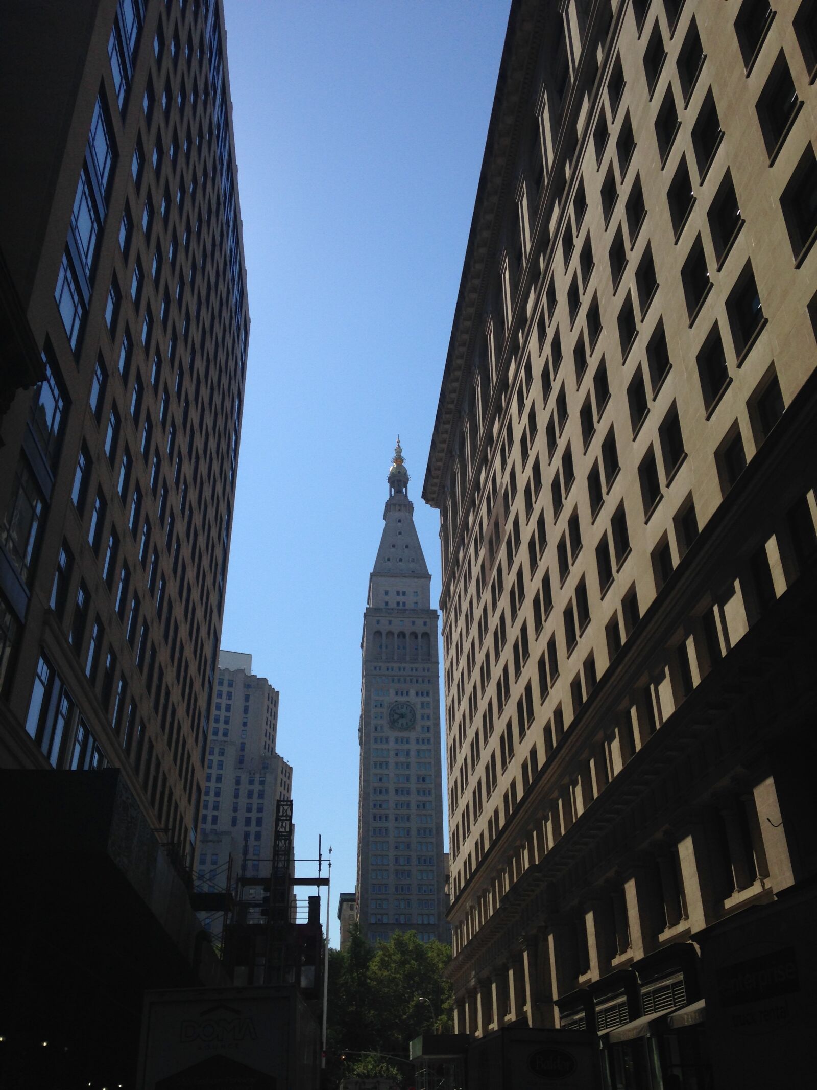 iPhone 5c back camera 4.12mm f/2.4 sample photo. Manhattan, corridor, church photography
