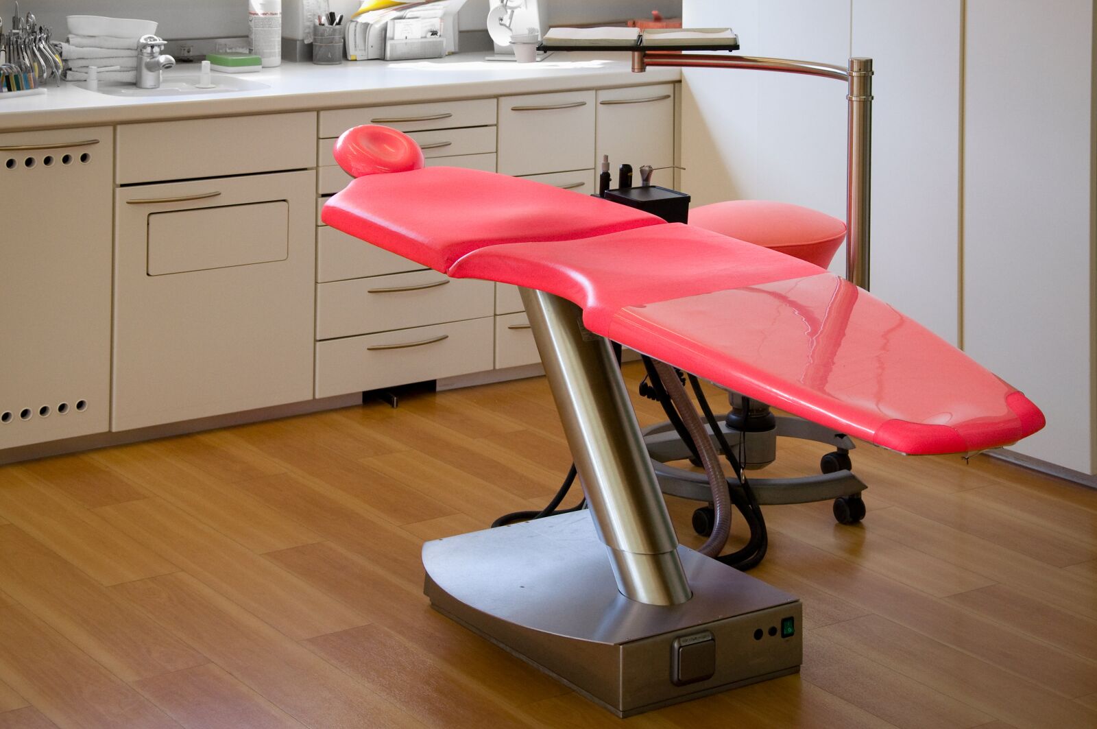 Nikon D90 sample photo. Clinic, doctor, chair photography
