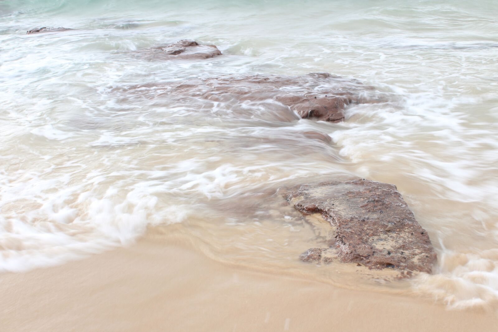 Canon EOS 1300D (EOS Rebel T6 / EOS Kiss X80) sample photo. Beach, sand, wave photography