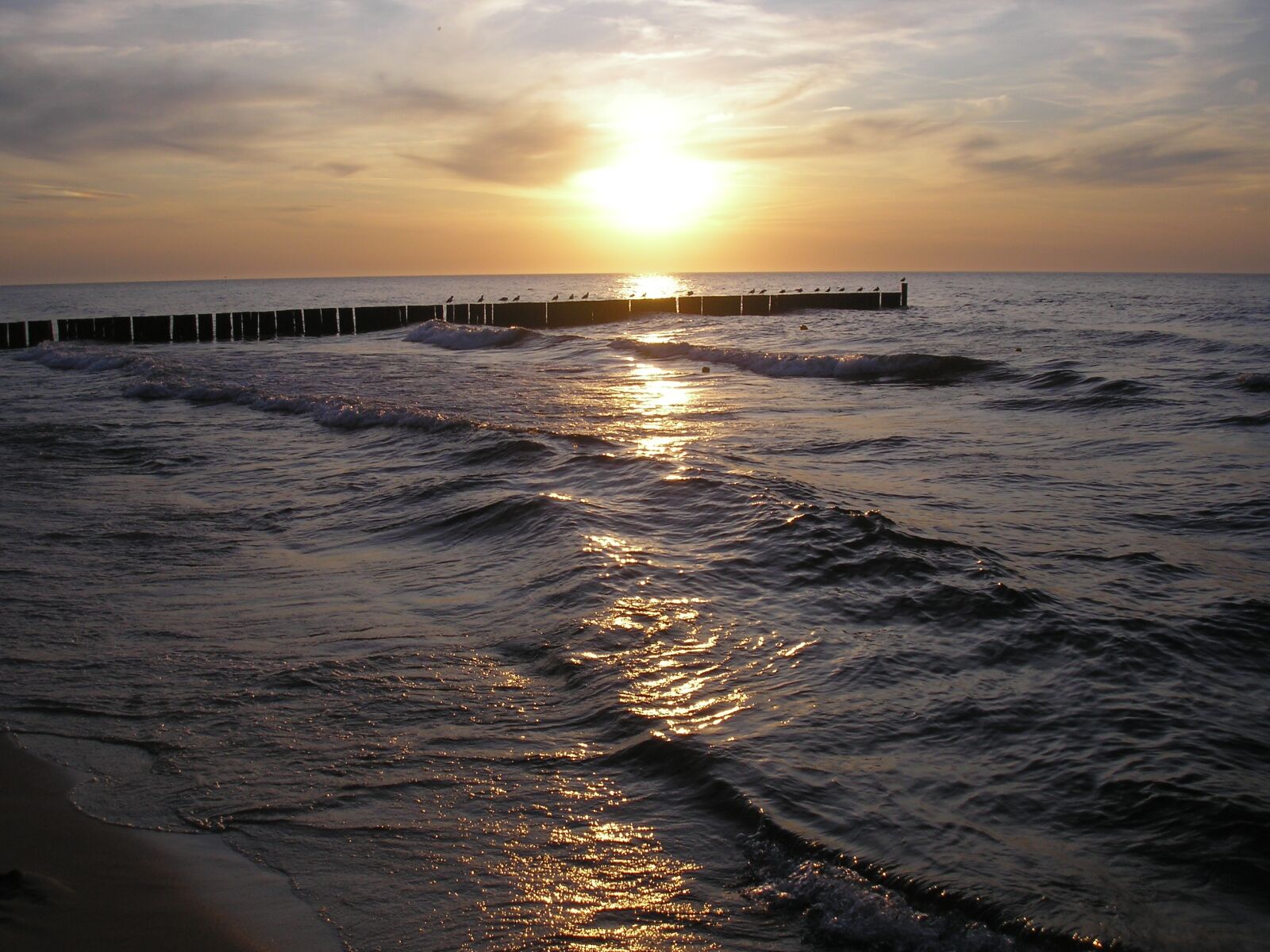 Olympus FE-120,X-700 sample photo. Sea, the sun, the photography