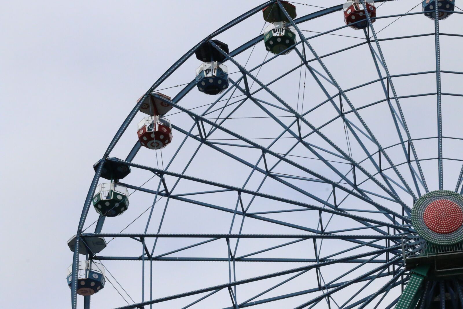 Canon EOS 70D + Canon EF 50mm F1.8 II sample photo. Ferris wheel, amusement park photography