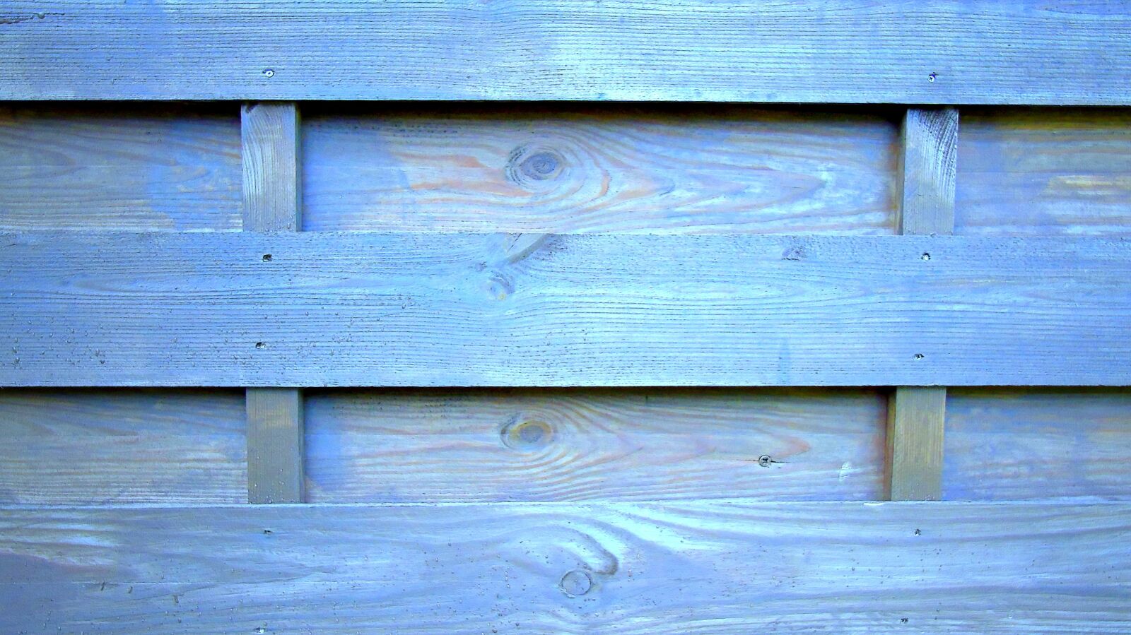 Sony Cyber-shot DSC-H400 sample photo. Wallpaper, bottom of screen photography