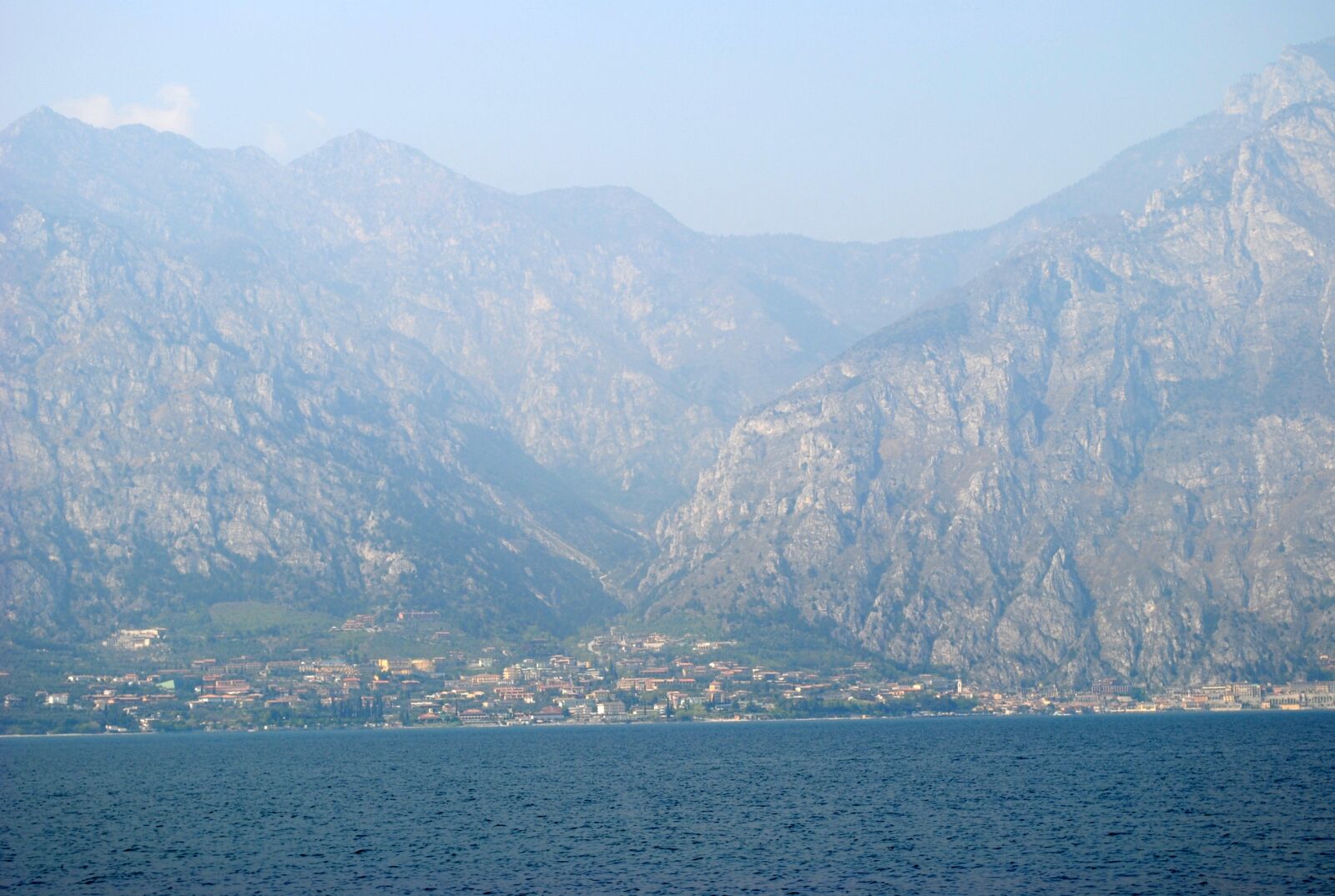 Nikon D3000 sample photo. Water, lake, garda photography