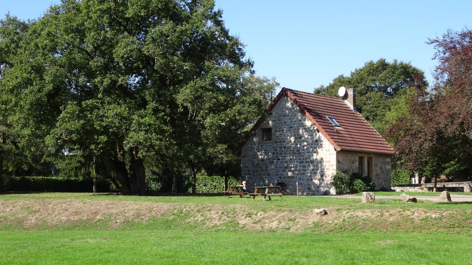 Sony Cyber-shot DSC-HX50V sample photo. Nature, house, isolated form photography