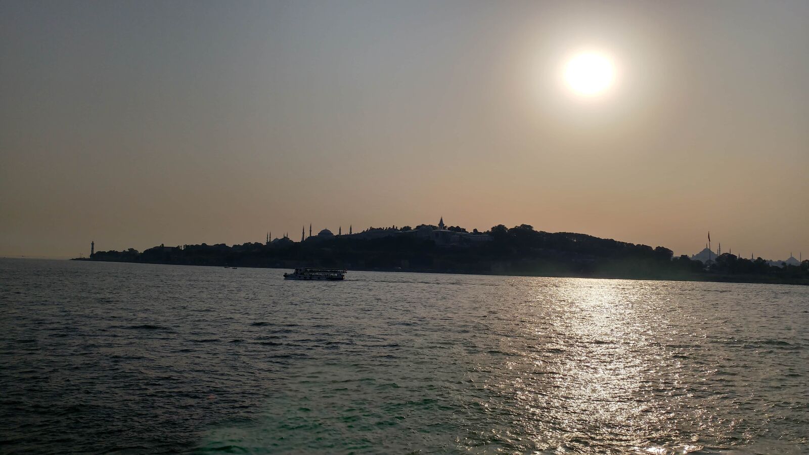LG G5 sample photo. Water, sea, ocean, distance photography