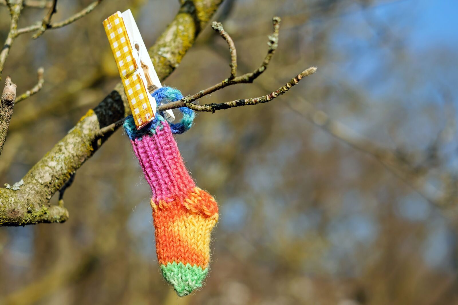 Fujifilm XF 35mm F1.4 R sample photo. Sock, colorful, knitted photography