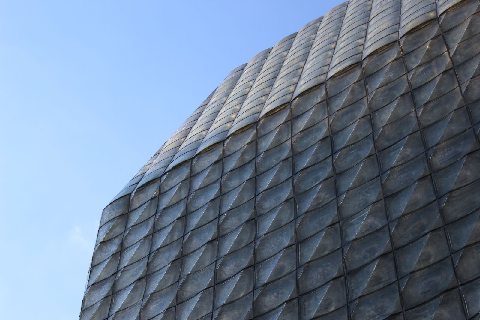 Canon EOS 100D (EOS Rebel SL1 / EOS Kiss X7) sample photo. Architecture, blue, abstract photography
