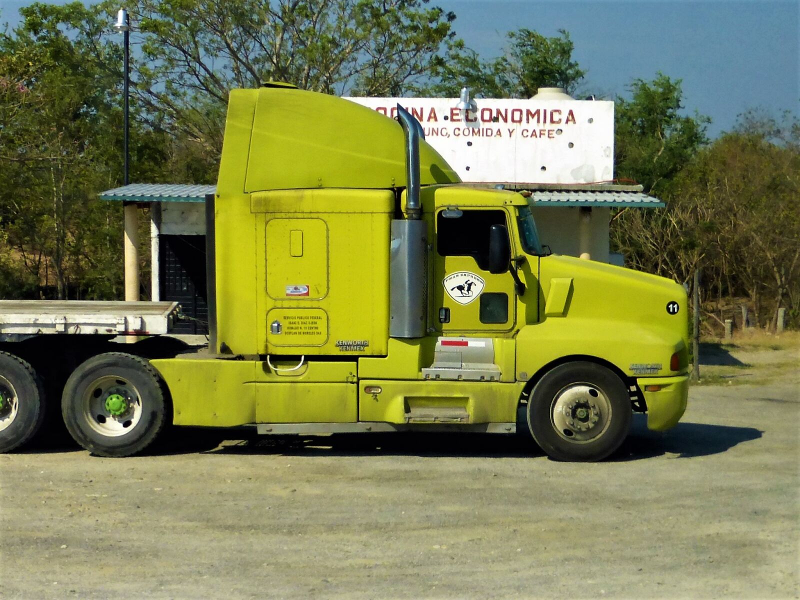 Panasonic Lumix DMC-ZS25 (Lumix DMC-TZ35) sample photo. Transport, vehicle, truck photography