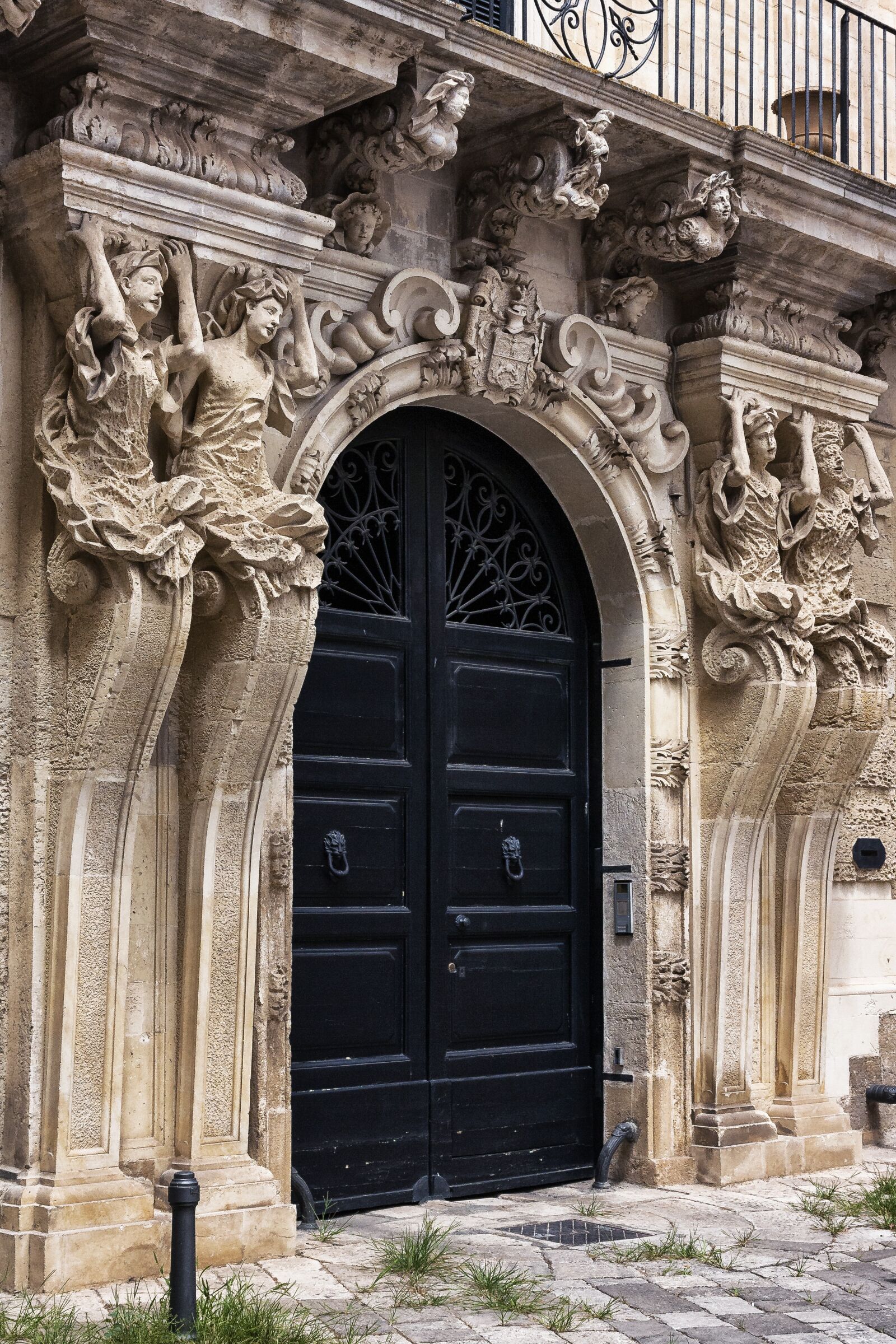 Canon EOS 1000D (EOS Digital Rebel XS / EOS Kiss F) sample photo. Lecce, city, italy photography