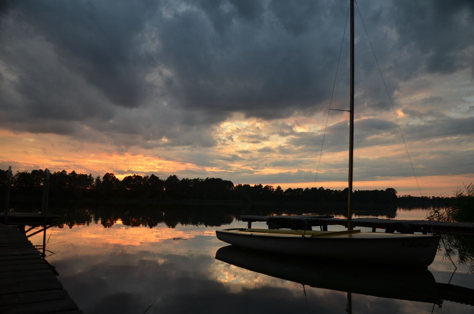 Nikon D5100 sample photo. Lake, sunset, sunrise photography