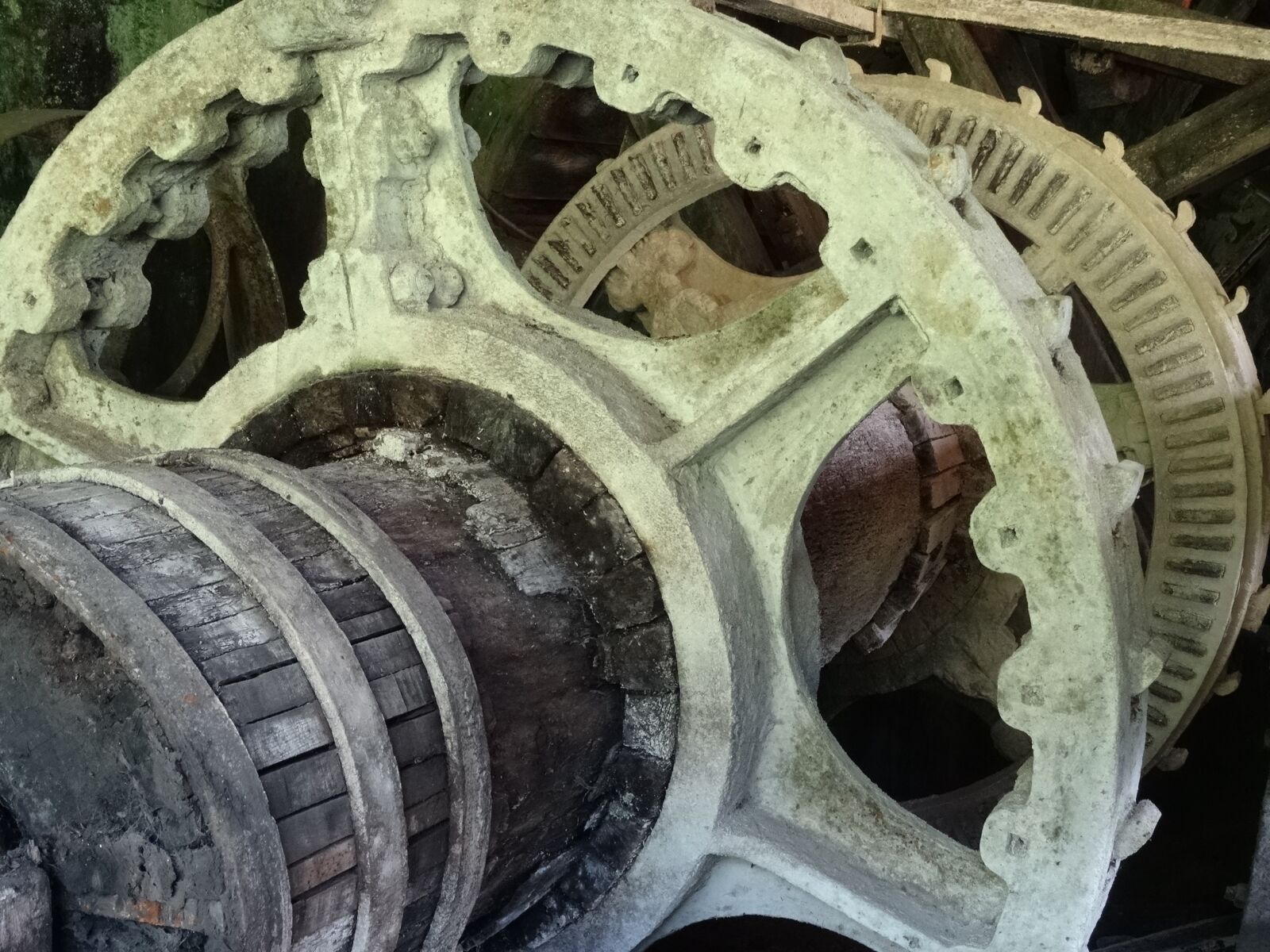 Sony DSC-HX50 sample photo. Waterwheel, water mill, old photography