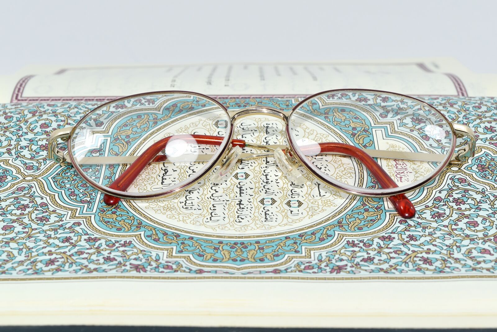 Nikon D5500 sample photo. Alphabet, arabic, book, design photography