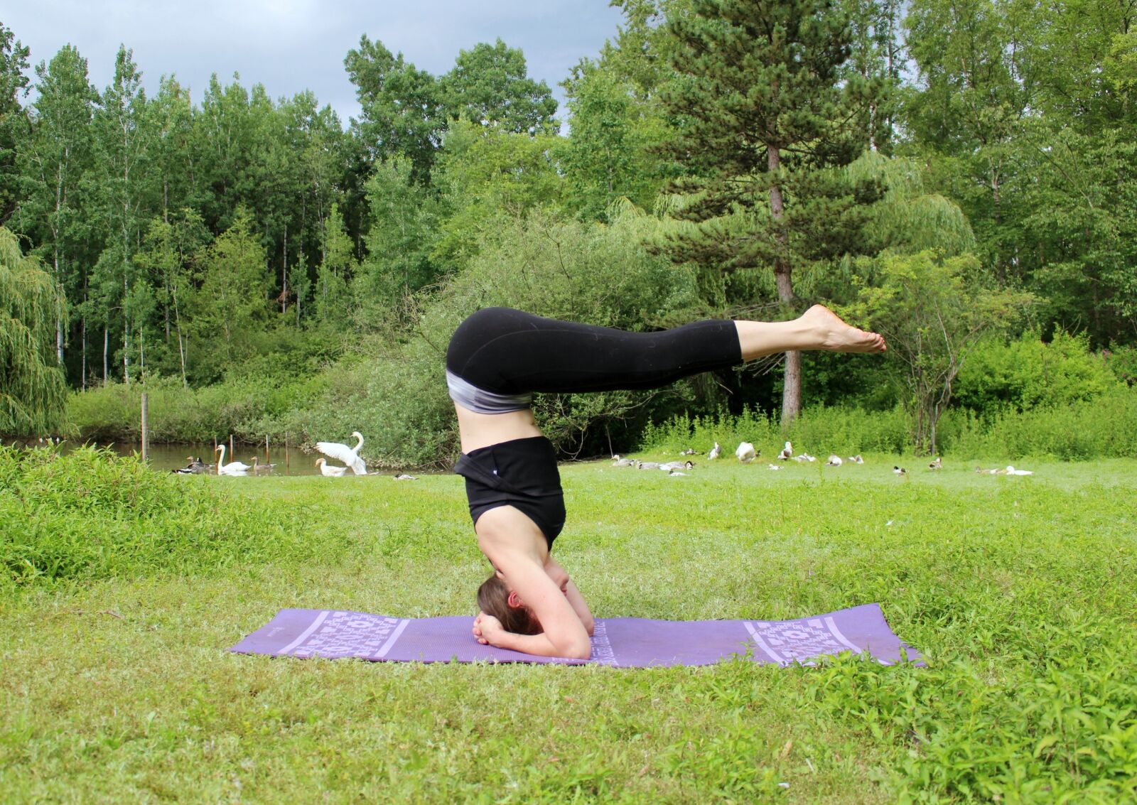 Canon EOS 100D (EOS Rebel SL1 / EOS Kiss X7) sample photo. Yoga, headstand, exercise photography