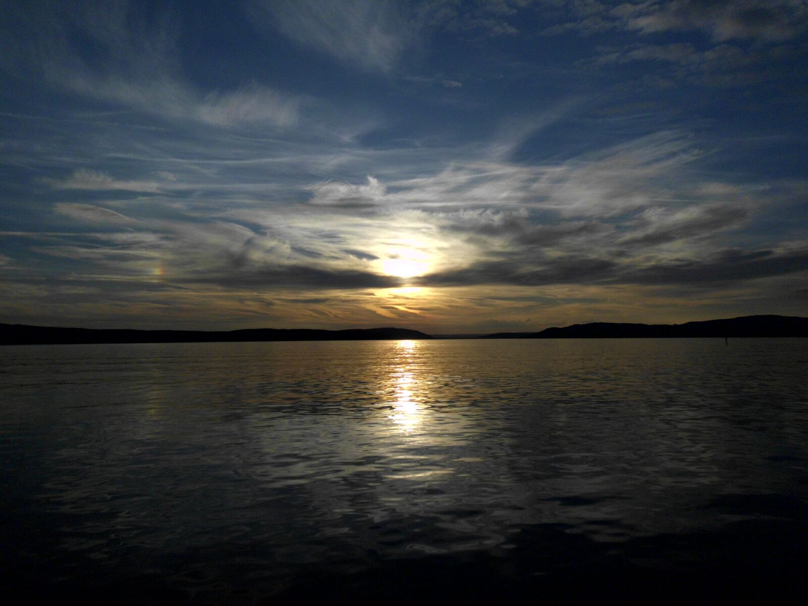 MEDION MD 86497 sample photo. Sunset, water, lake photography