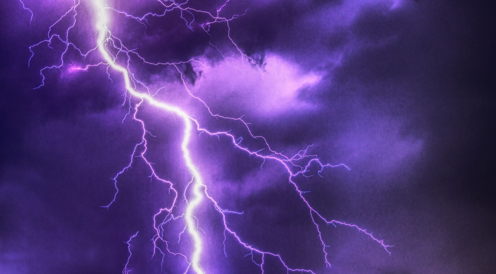 Sony a6300 + Sigma 30mm F2.8 EX DN sample photo. Flash, thunderstorm, super cell photography