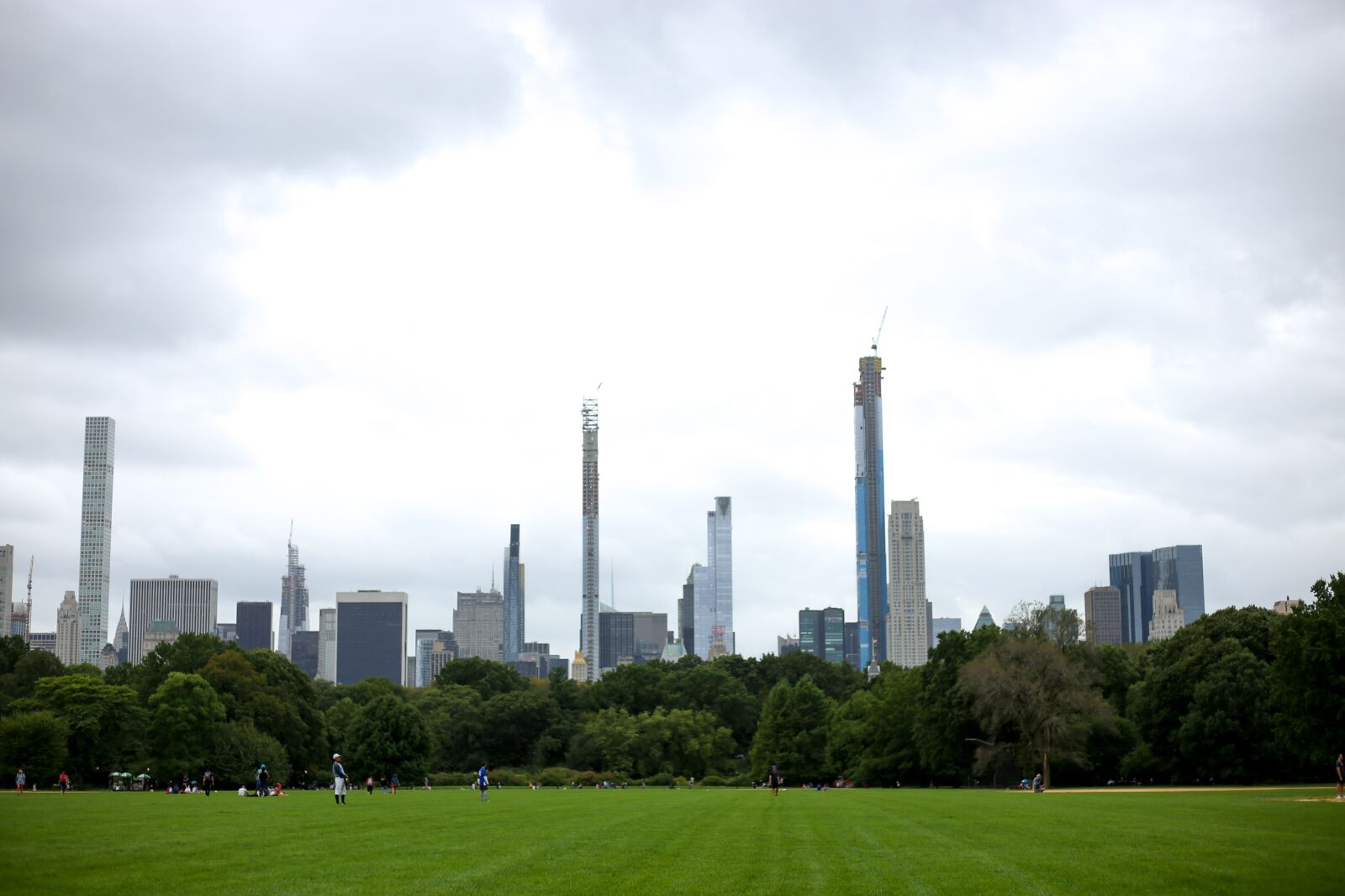 Canon EOS 6D + Canon EF 50mm F1.8 STM sample photo. Skyline, towers, buildings photography