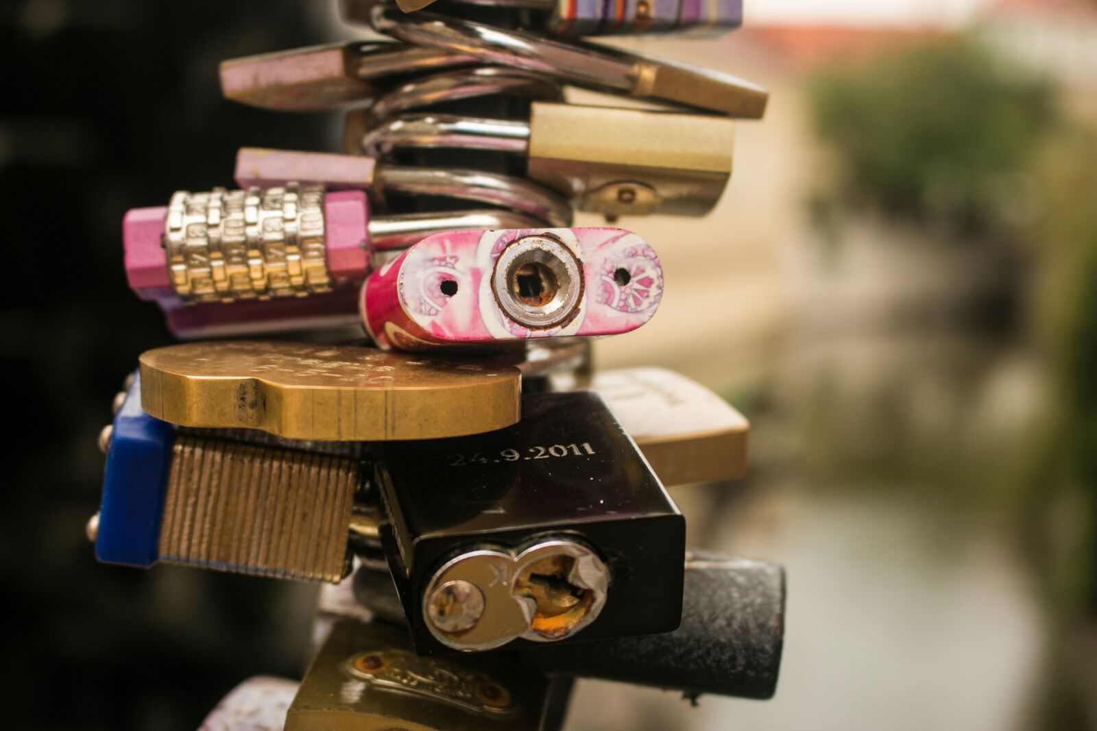 Canon EOS 70D sample photo. Prague, lennon wall, bridge photography