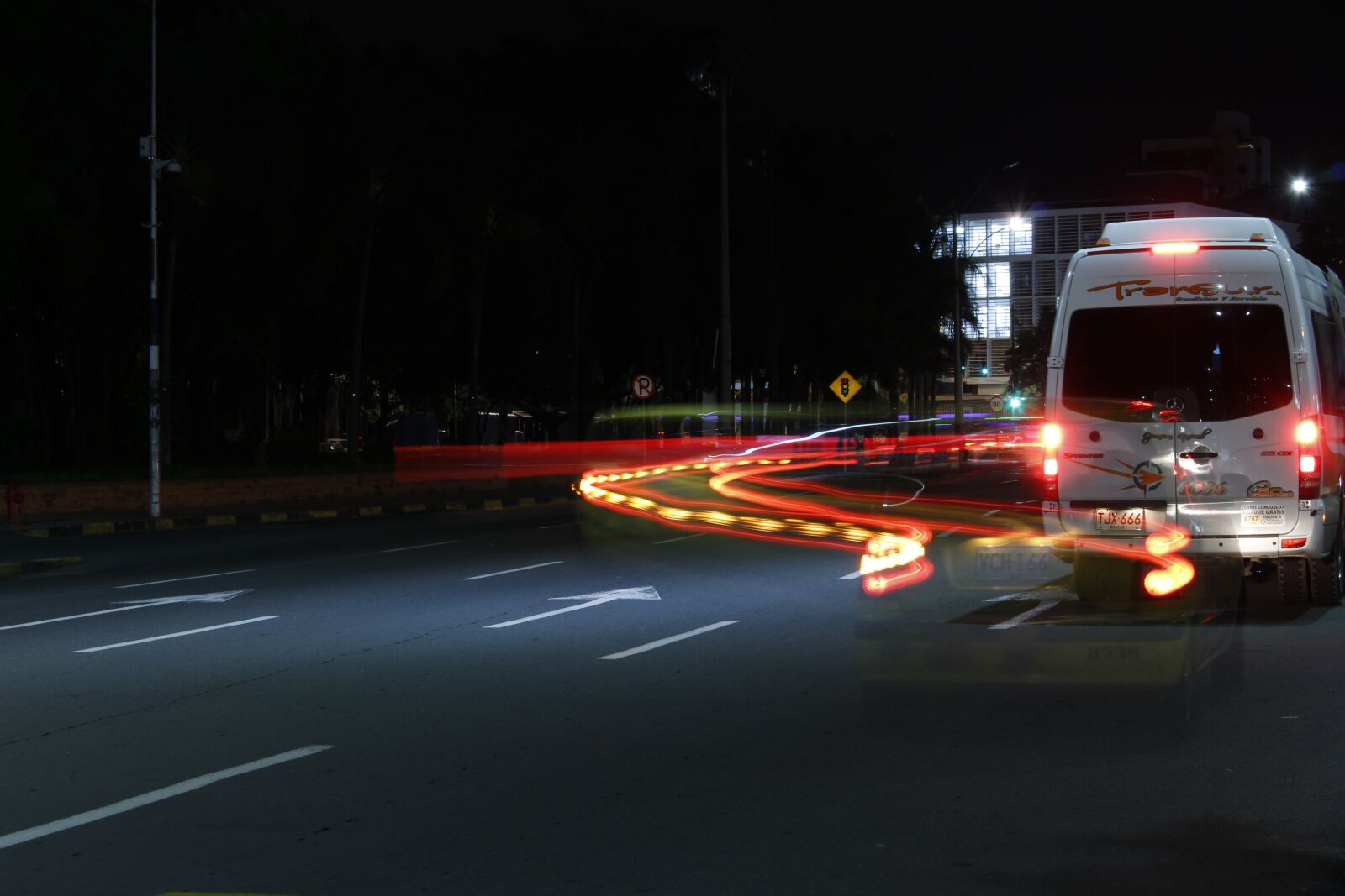 Canon EOS 700D (EOS Rebel T5i / EOS Kiss X7i) sample photo. Streets, cali, traffic photography