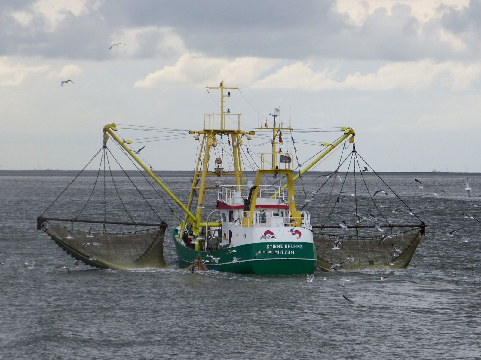 Panasonic Lumix DMC-FZ150 sample photo. Crab fisherman, north sea photography