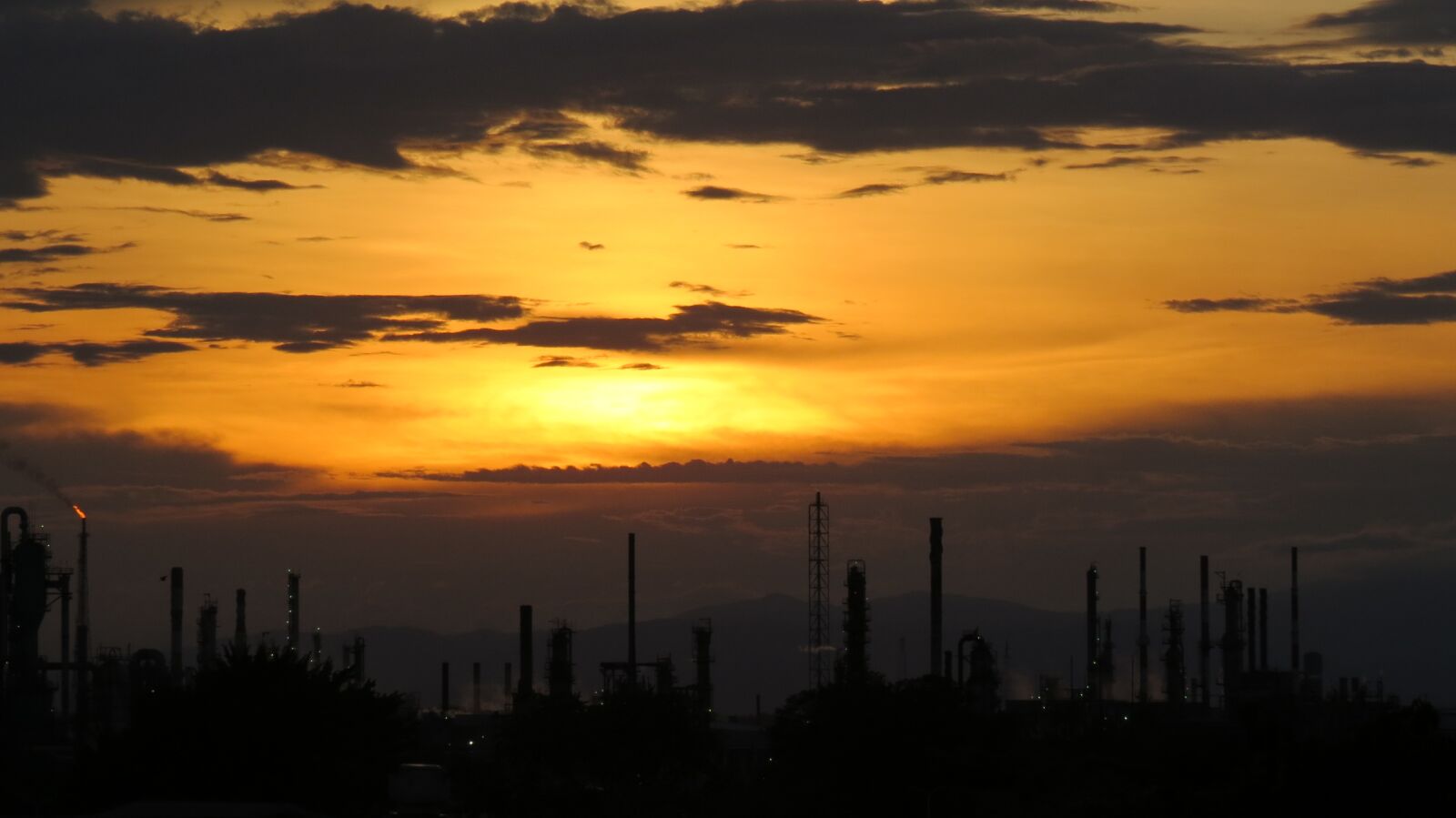 Canon PowerShot SX50 HS sample photo. Sunset, petroleum, refinery photography