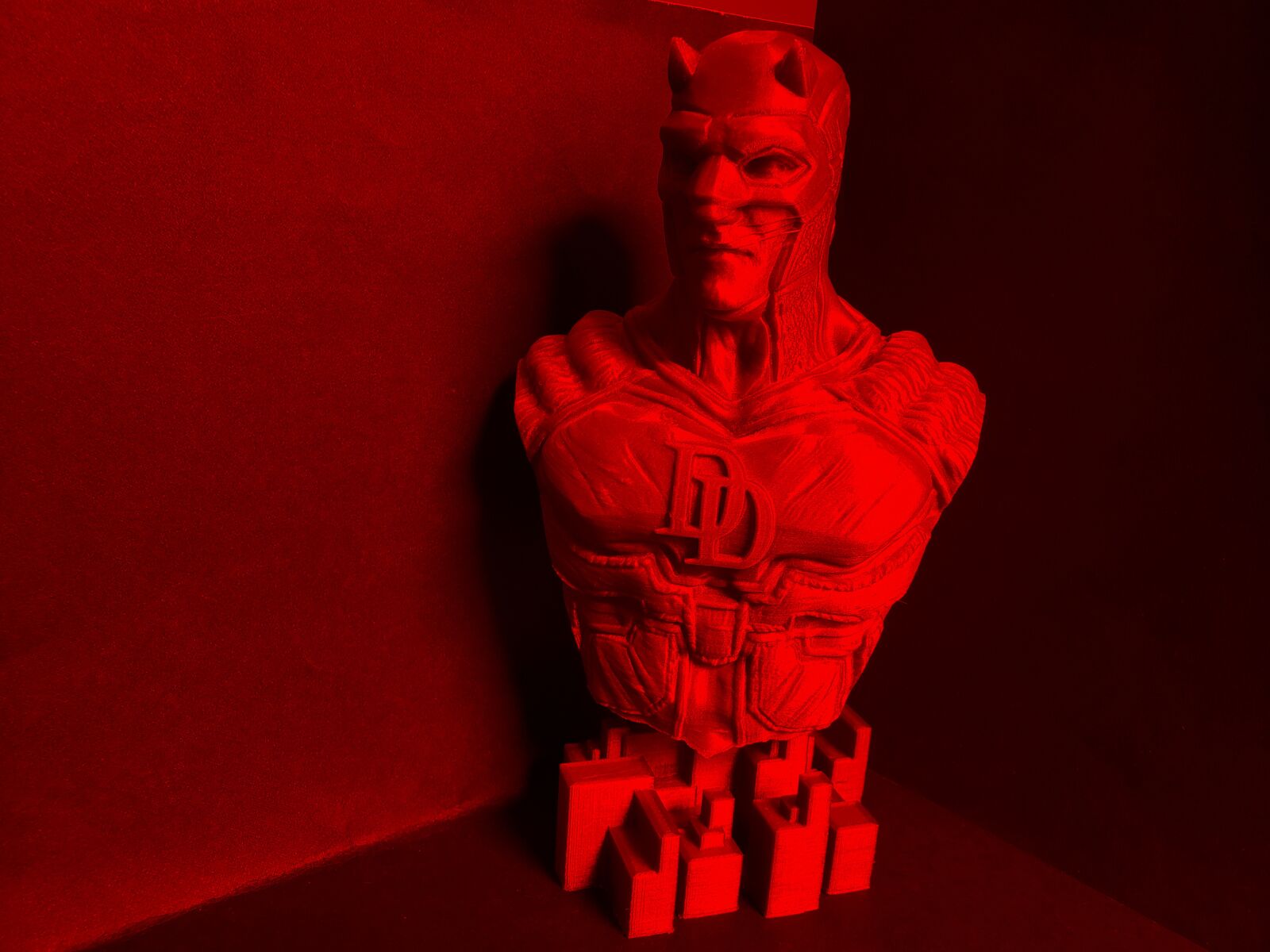 Samsung Galaxy Note9 sample photo. Daredevil, red, bust photography