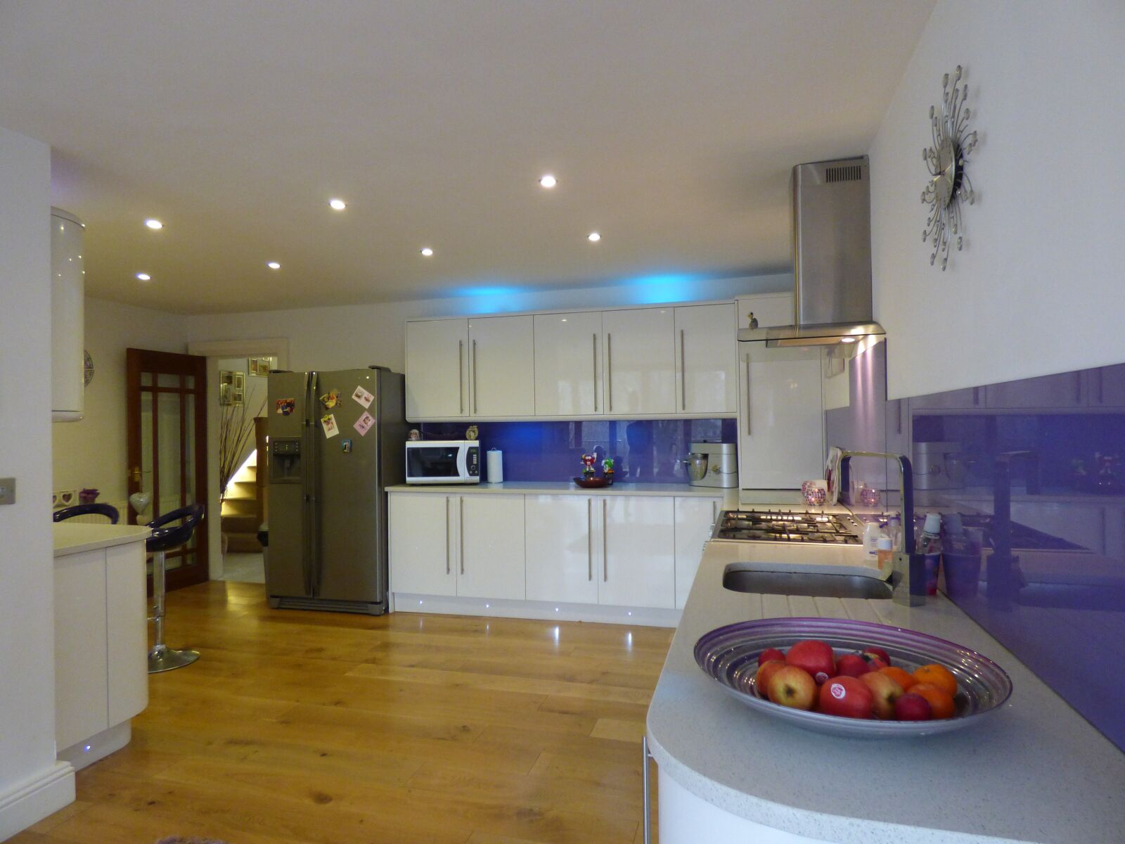 Panasonic DMC-FZ72 sample photo. Kitchen, white, gloss photography