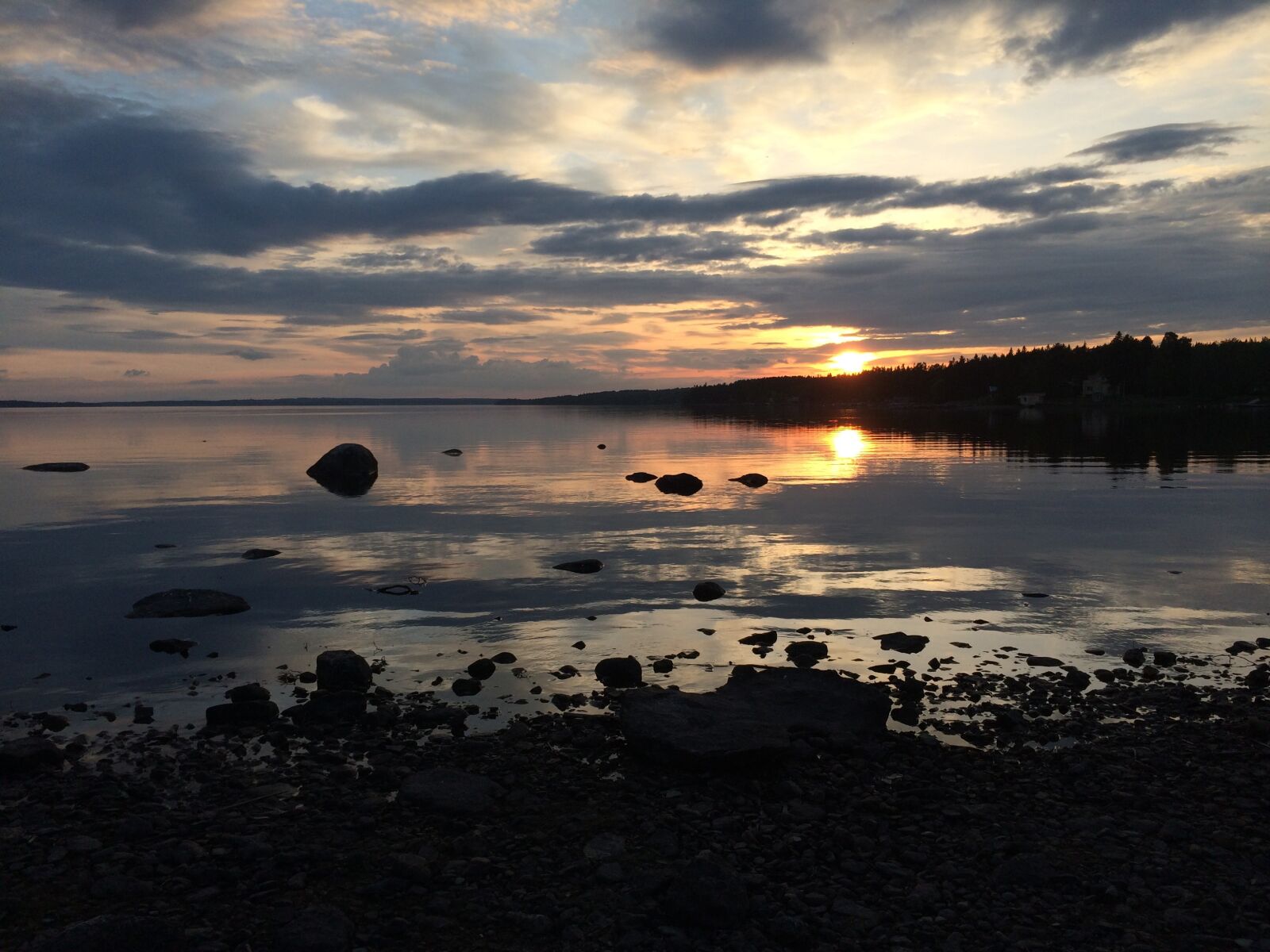 iPhone 5s back camera 4.12mm f/2.2 sample photo. Large lake, j mtland photography