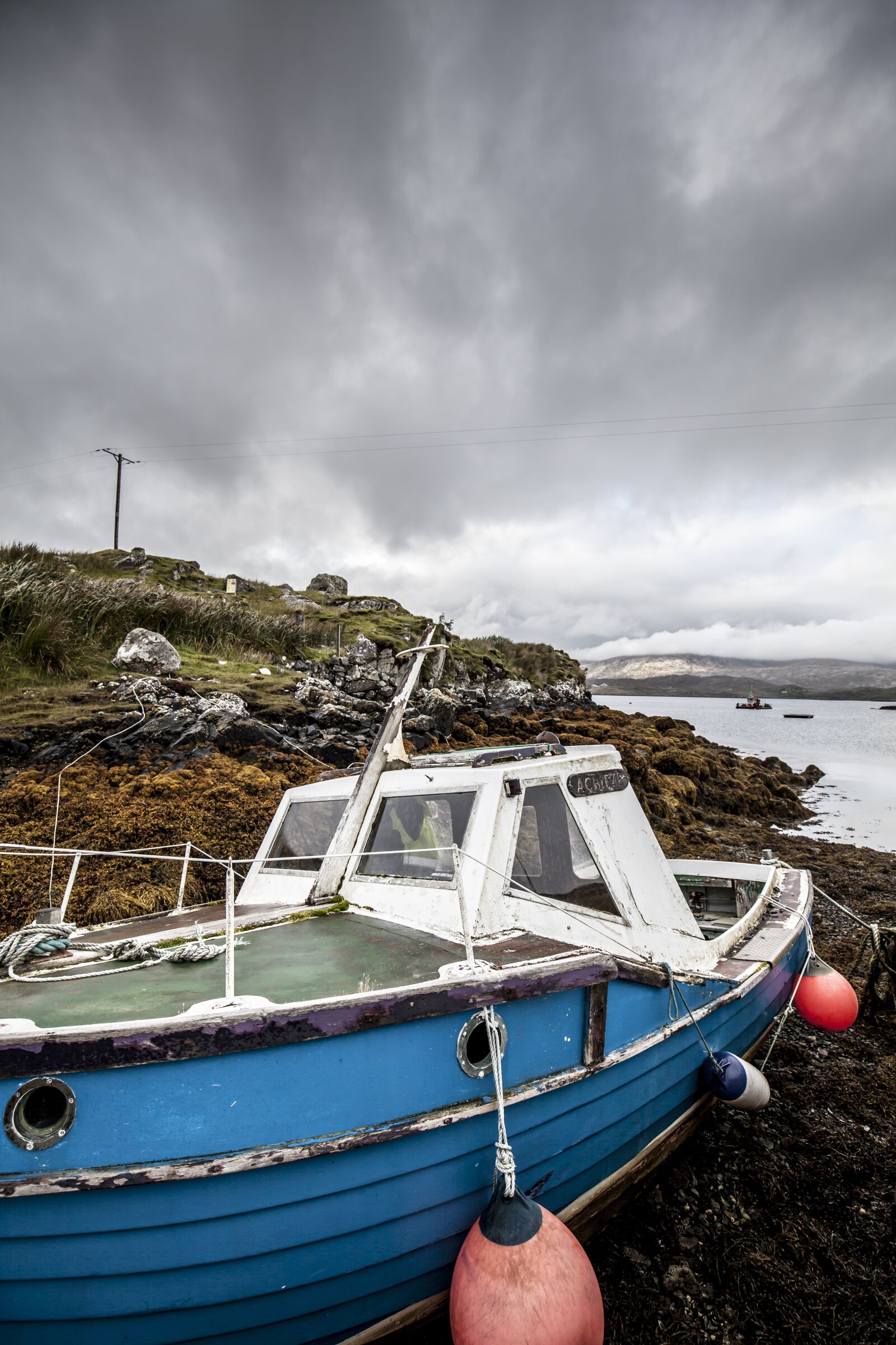 Canon EF 16-35mm F4L IS USM sample photo. Hebrides, harris, boat photography