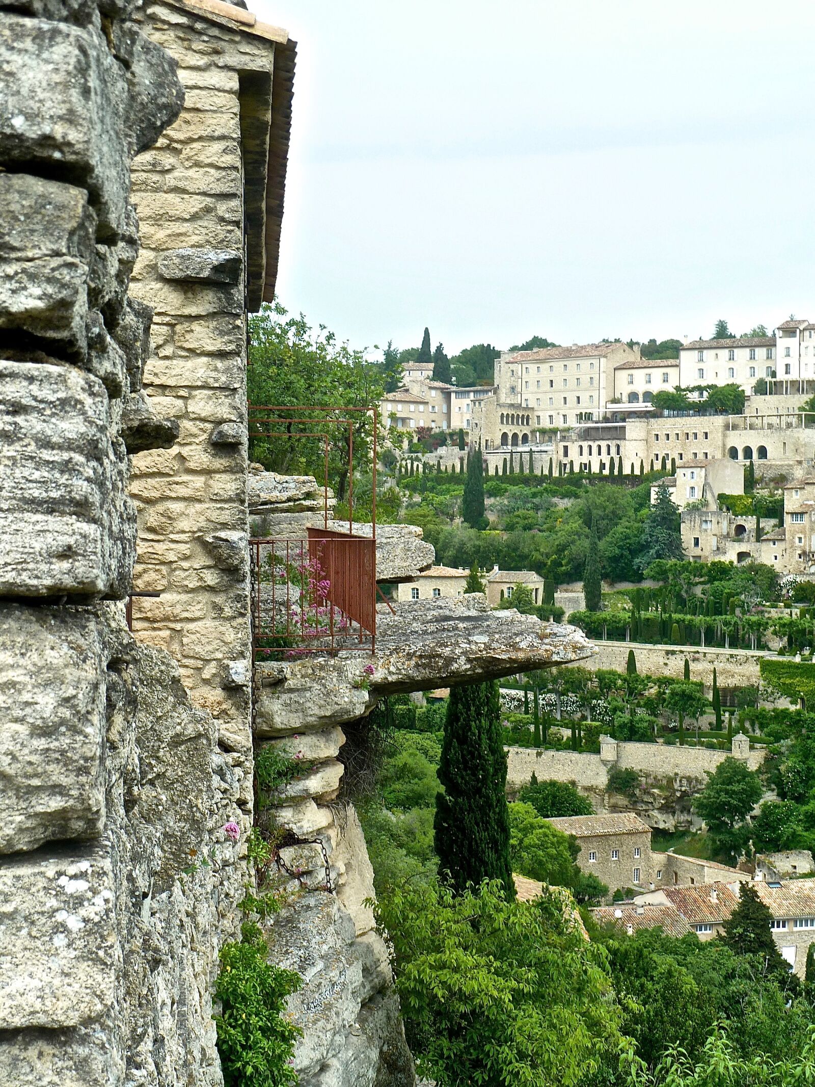 Panasonic Lumix DMC-ZS7 (Lumix DMC-TZ10) sample photo. Rock wall, embattlements, fortification photography